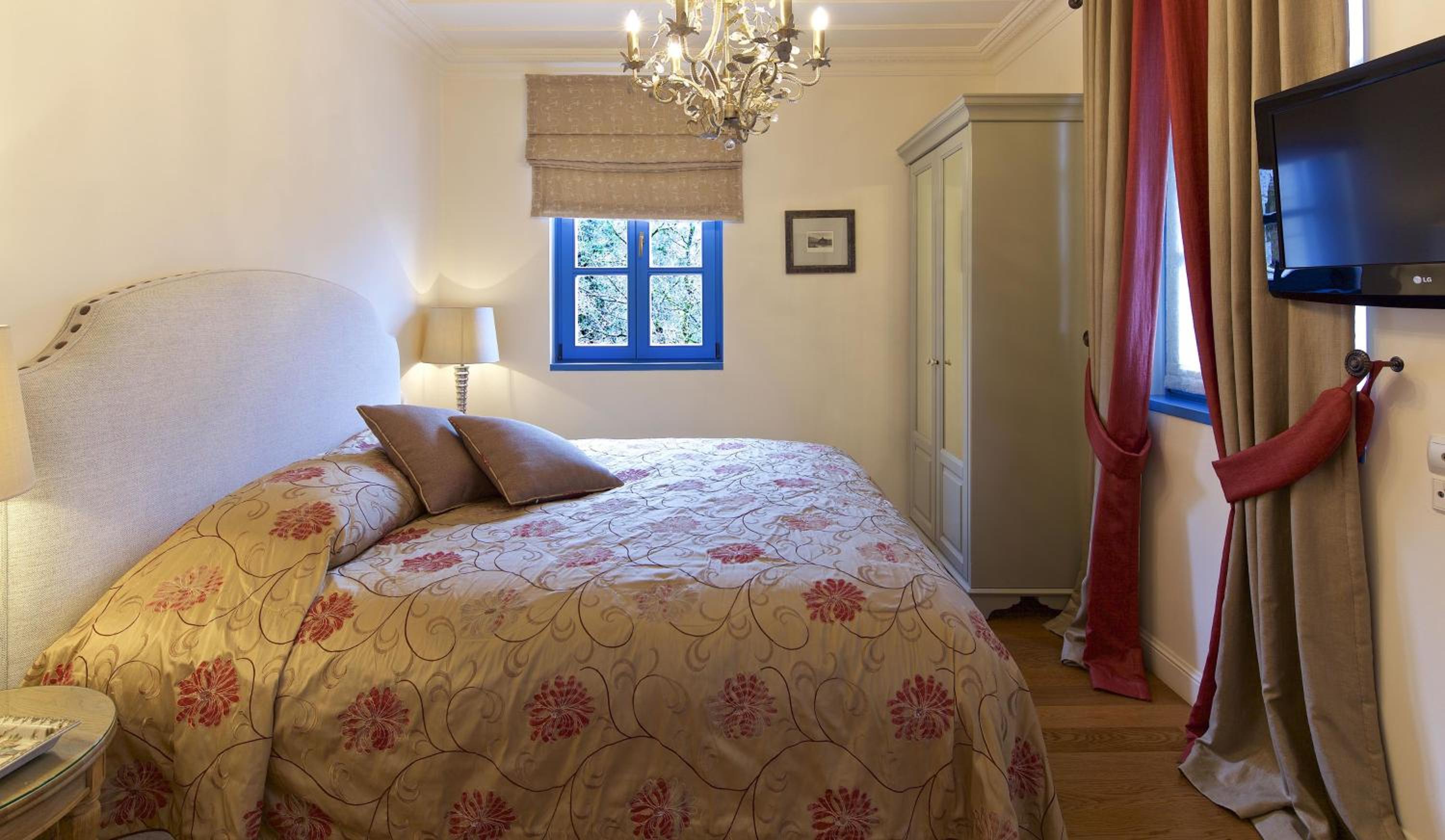 Two-Bedroom Grand Chalet 110 m² with Fireplace - Photo 24