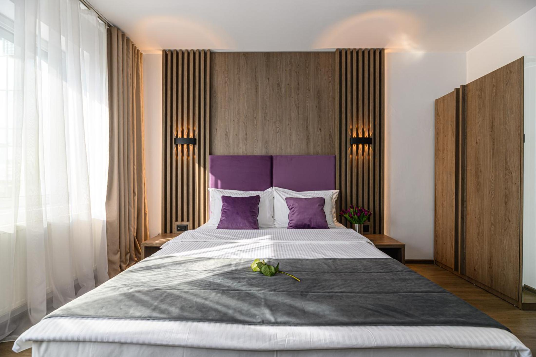 Standard Double Room - Photo 16