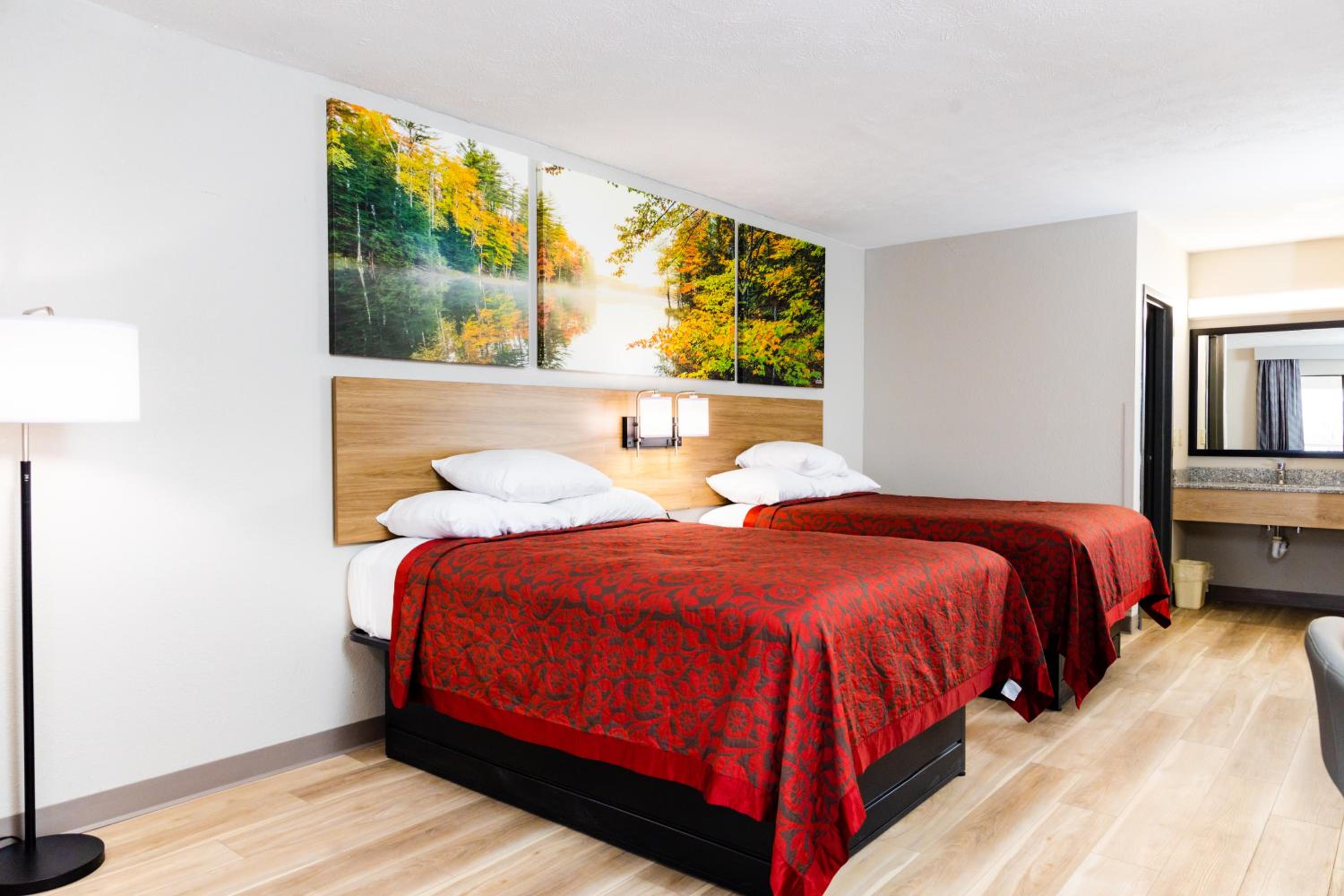 Modern Double Room with Two Double Beds - Non-Smoking - Photo 8