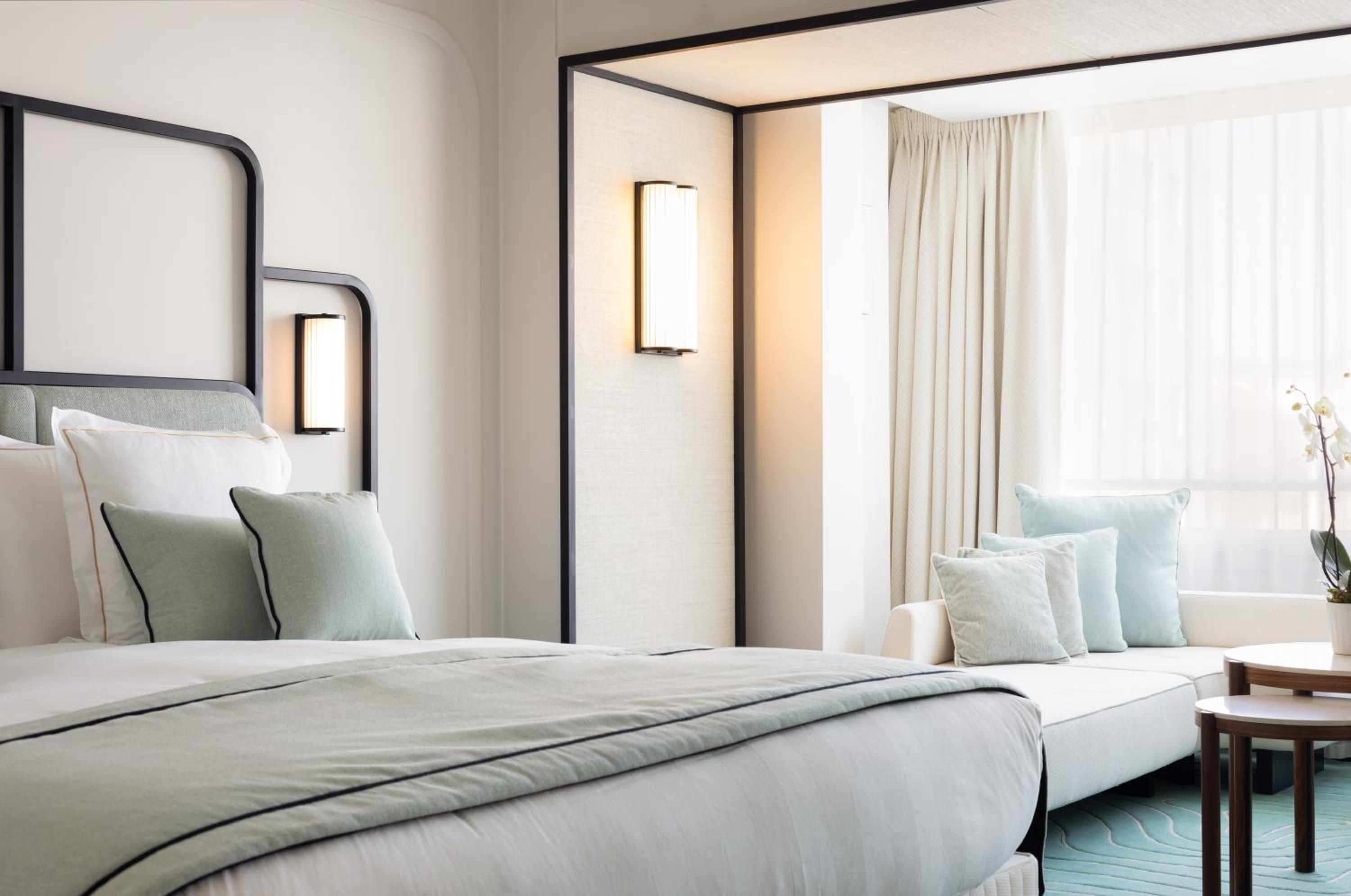 Deluxe Junior Suite with city view - Photo 5