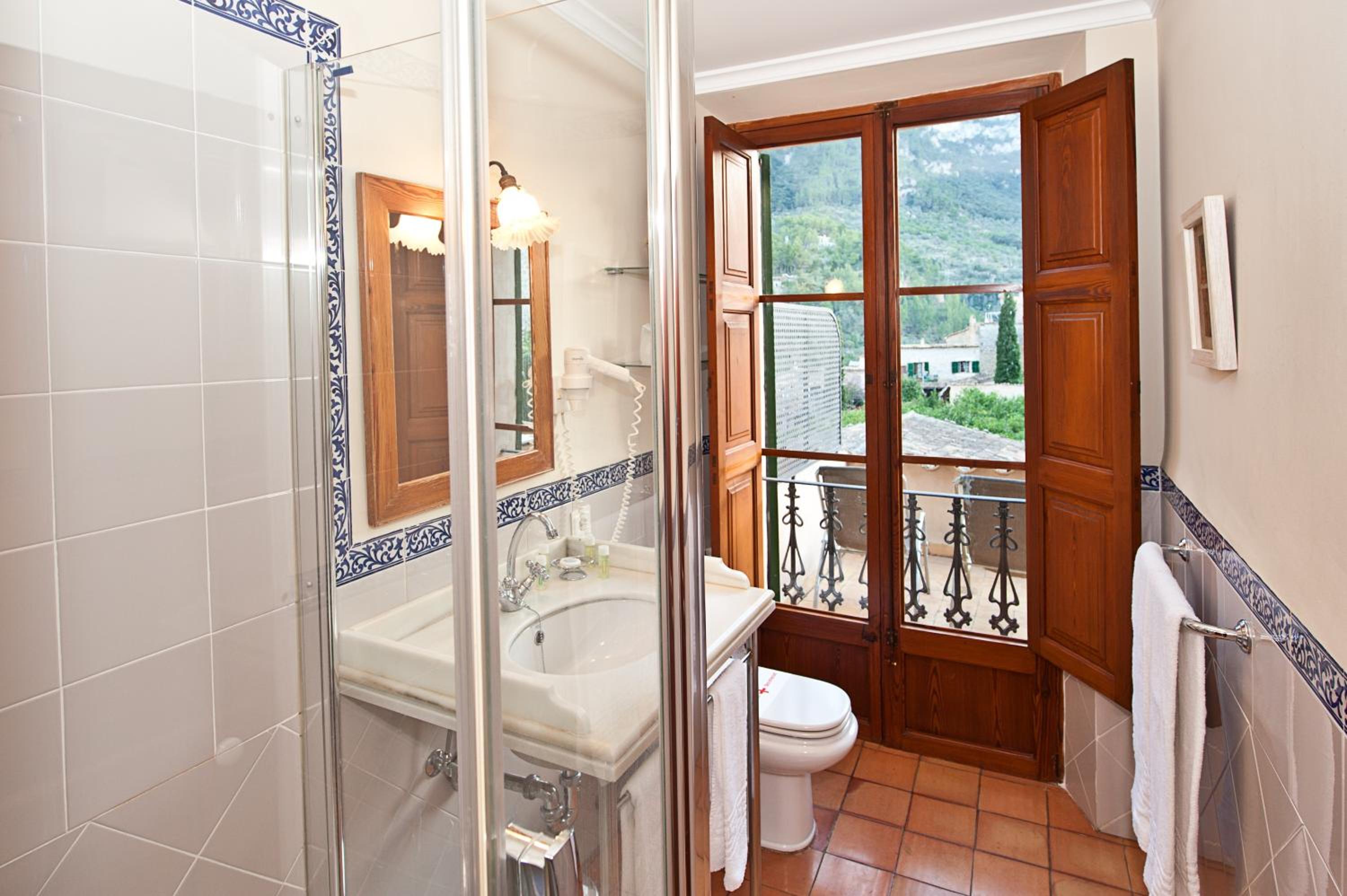 Double Room - Photo 2
