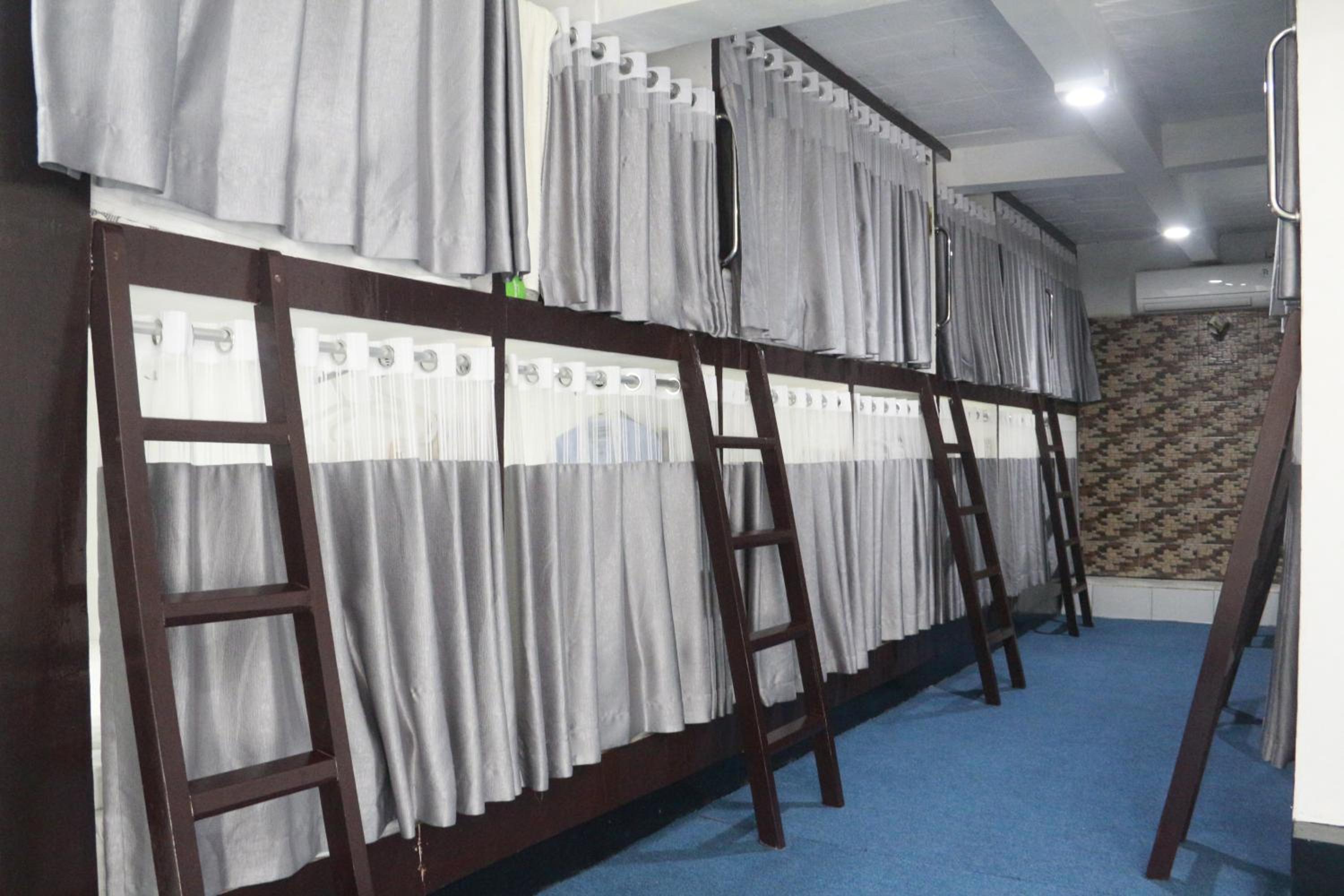 Female Dormitory Room photo 1