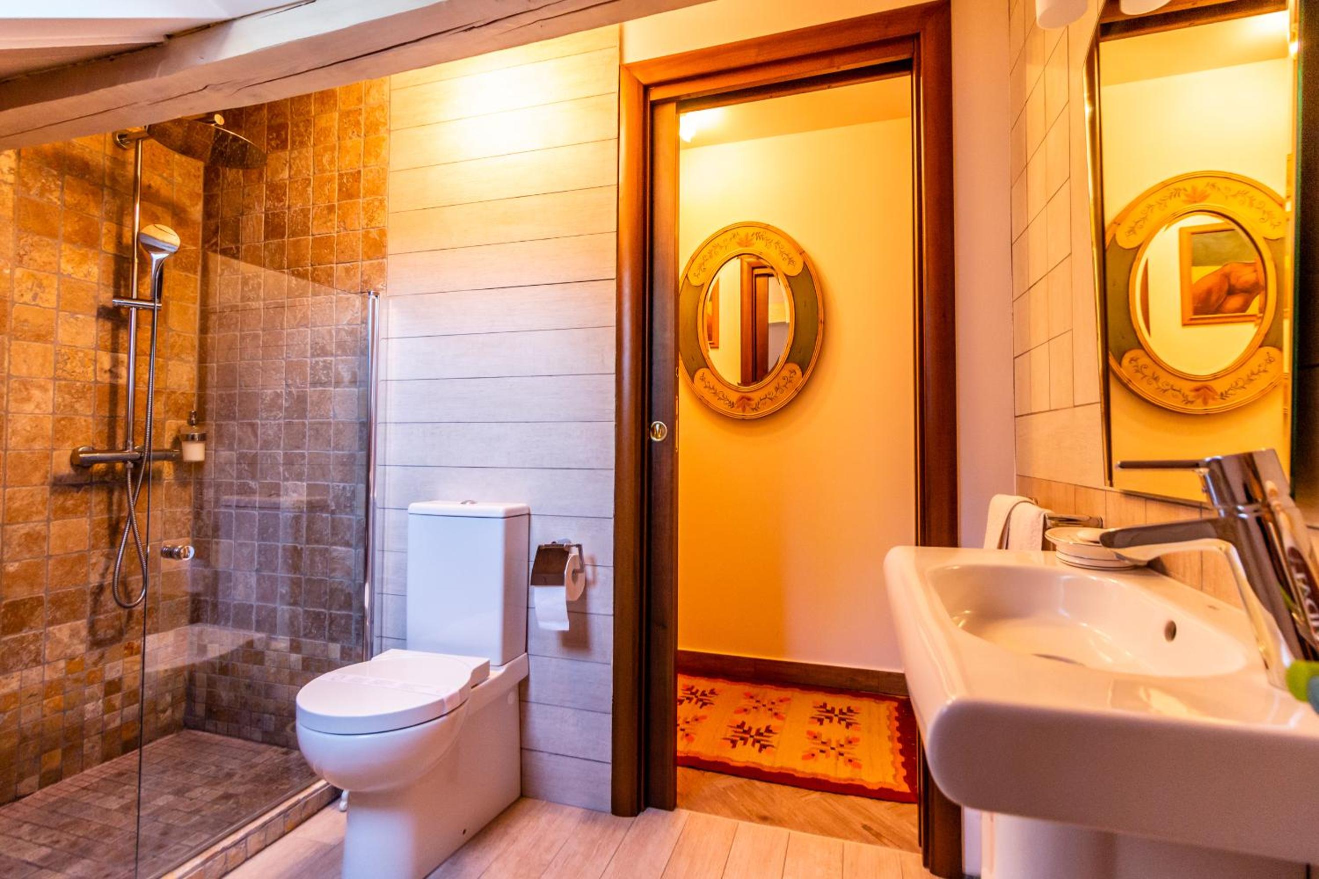 Double Room with Private Bathroom photo 2