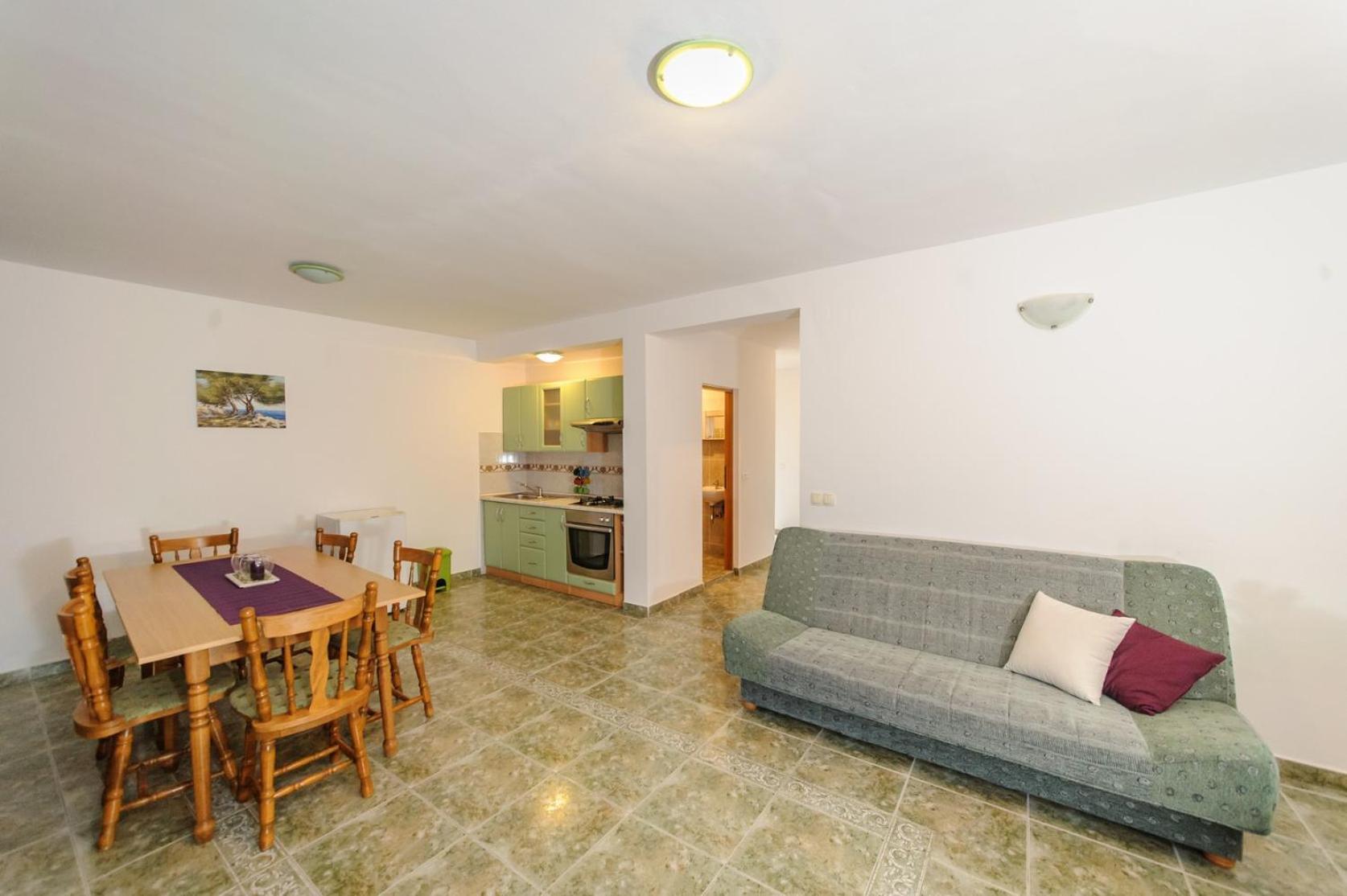 Apartment photo 3