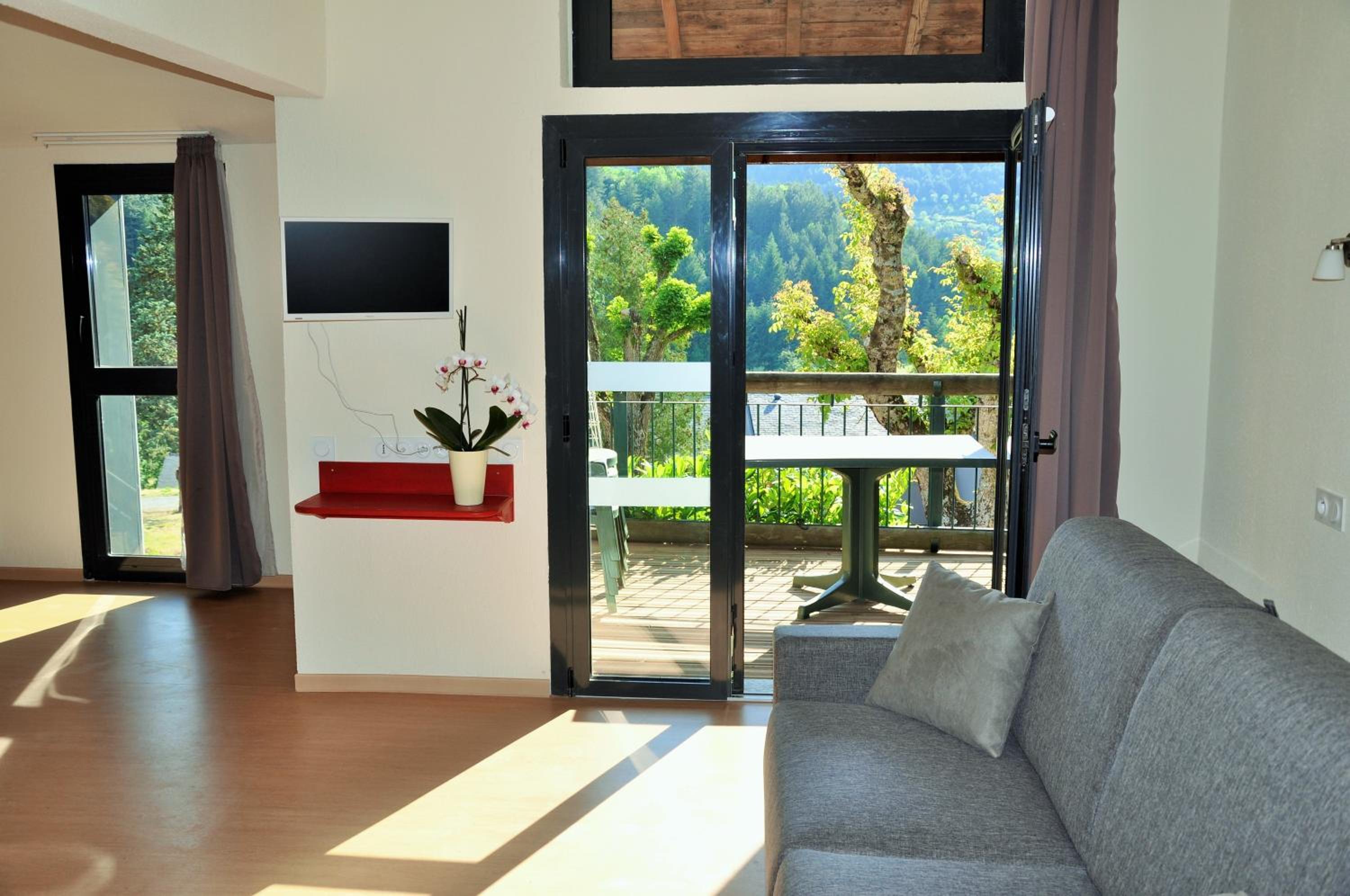 Exclusive House ( 2-6 Adults) - Disability Access - Photo 1