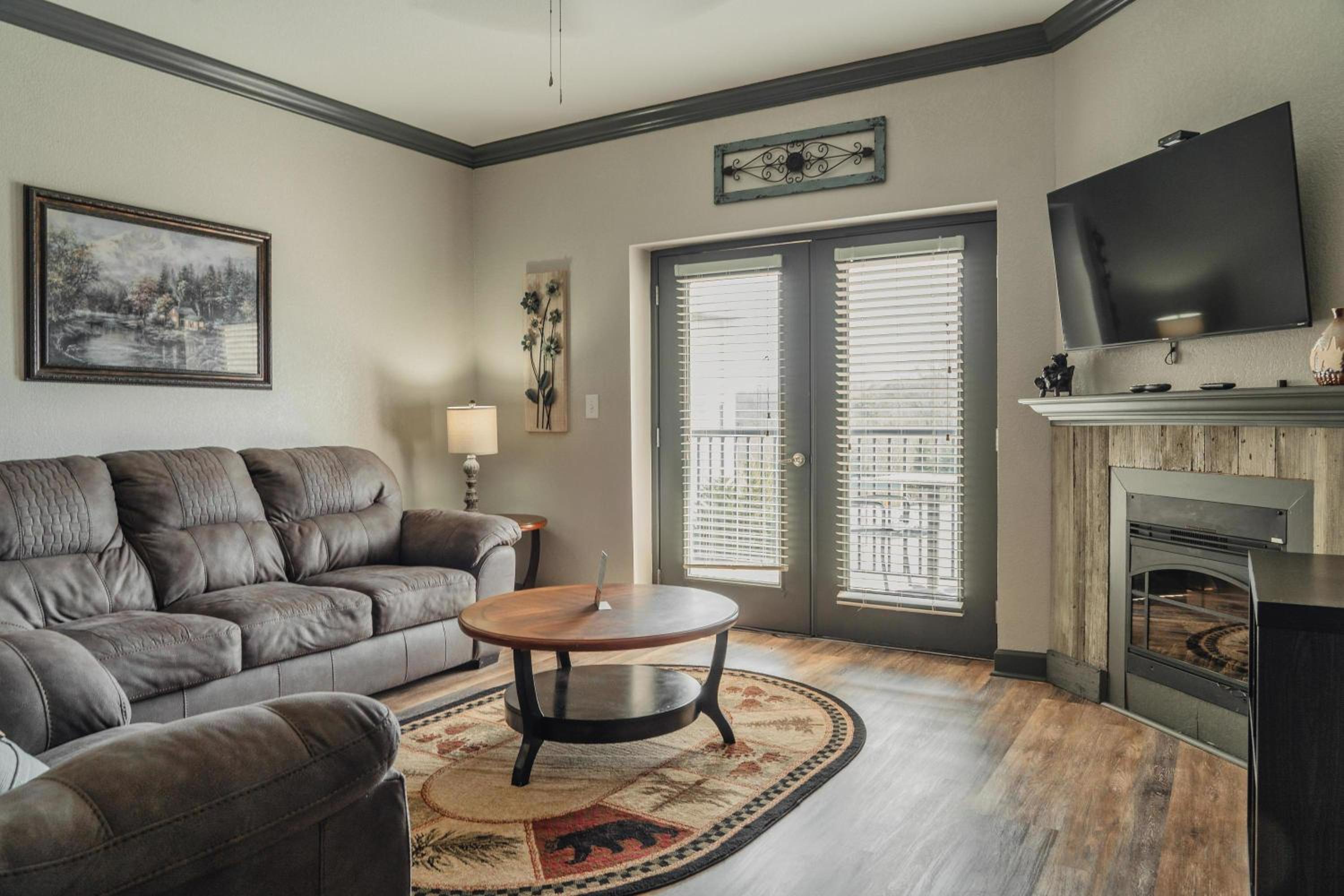 One-Bedroom Condo - Photo 4