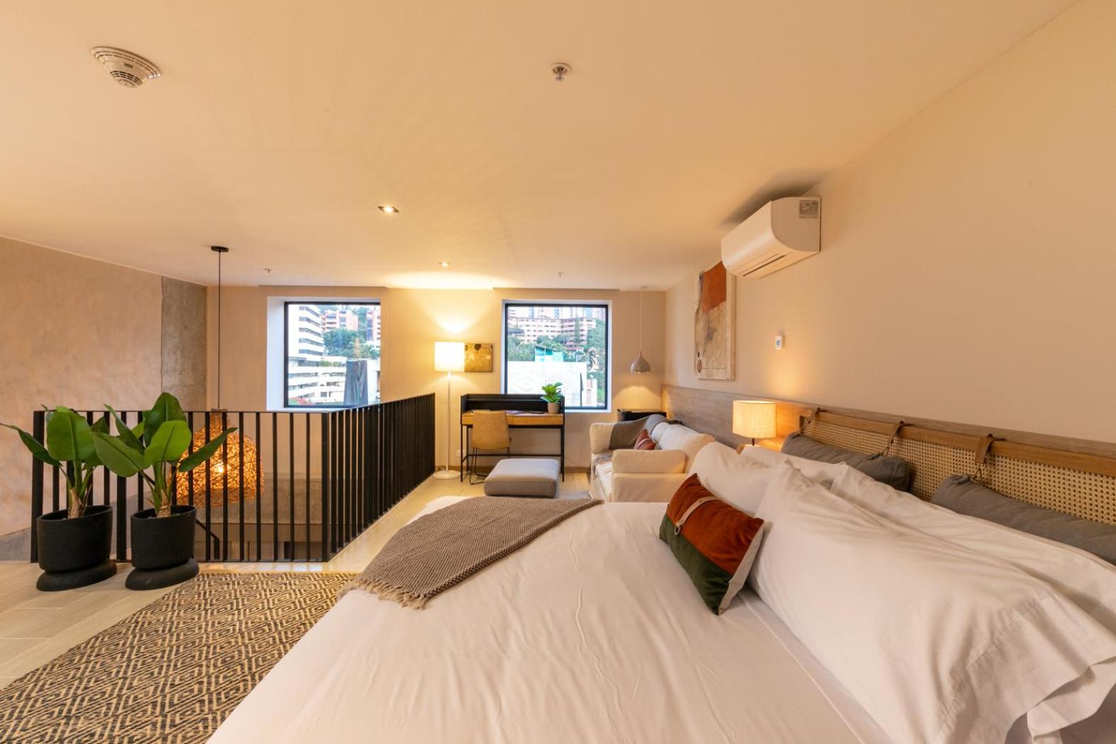 Deluxe King Suite