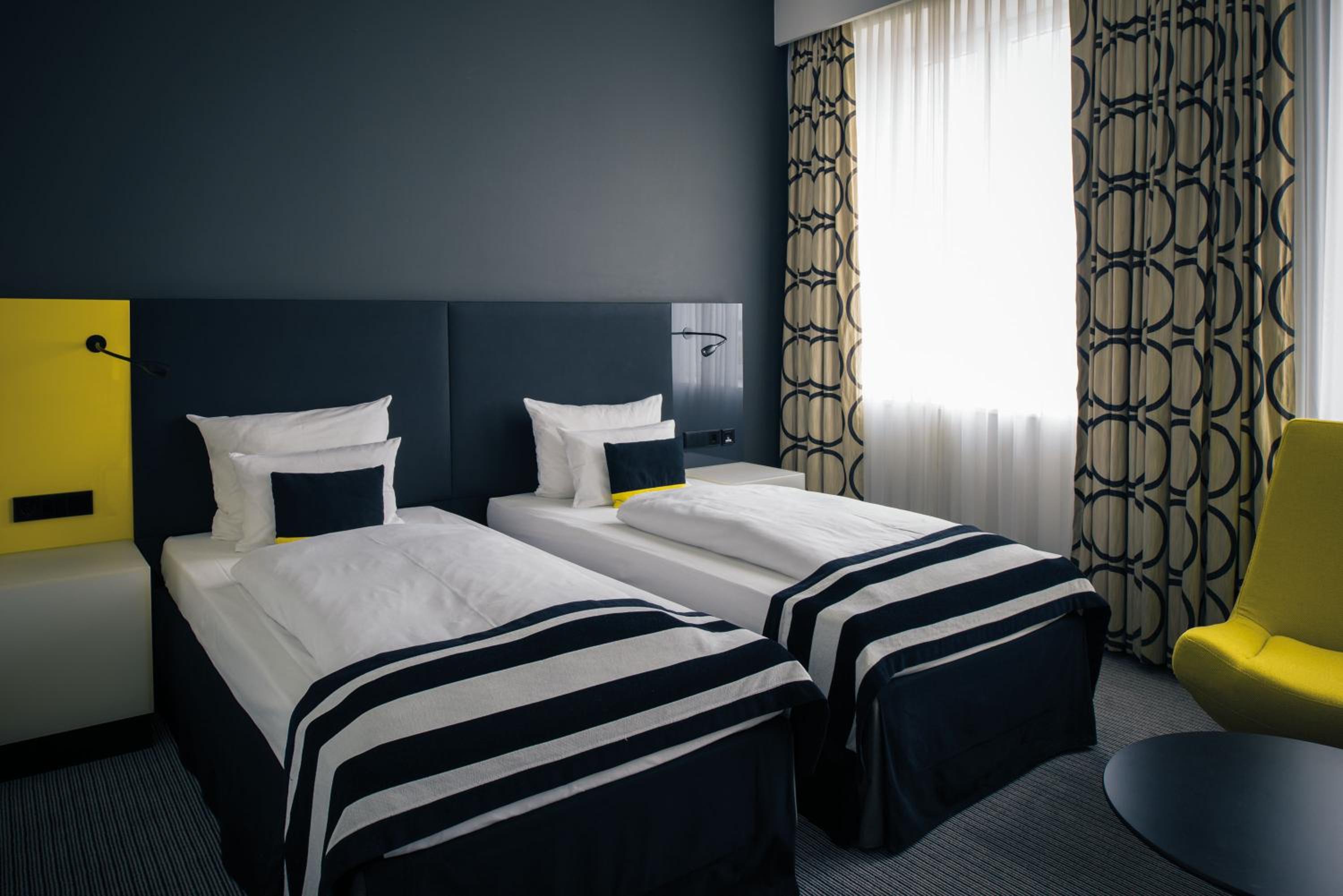 King Room - Accessible - Photo 3