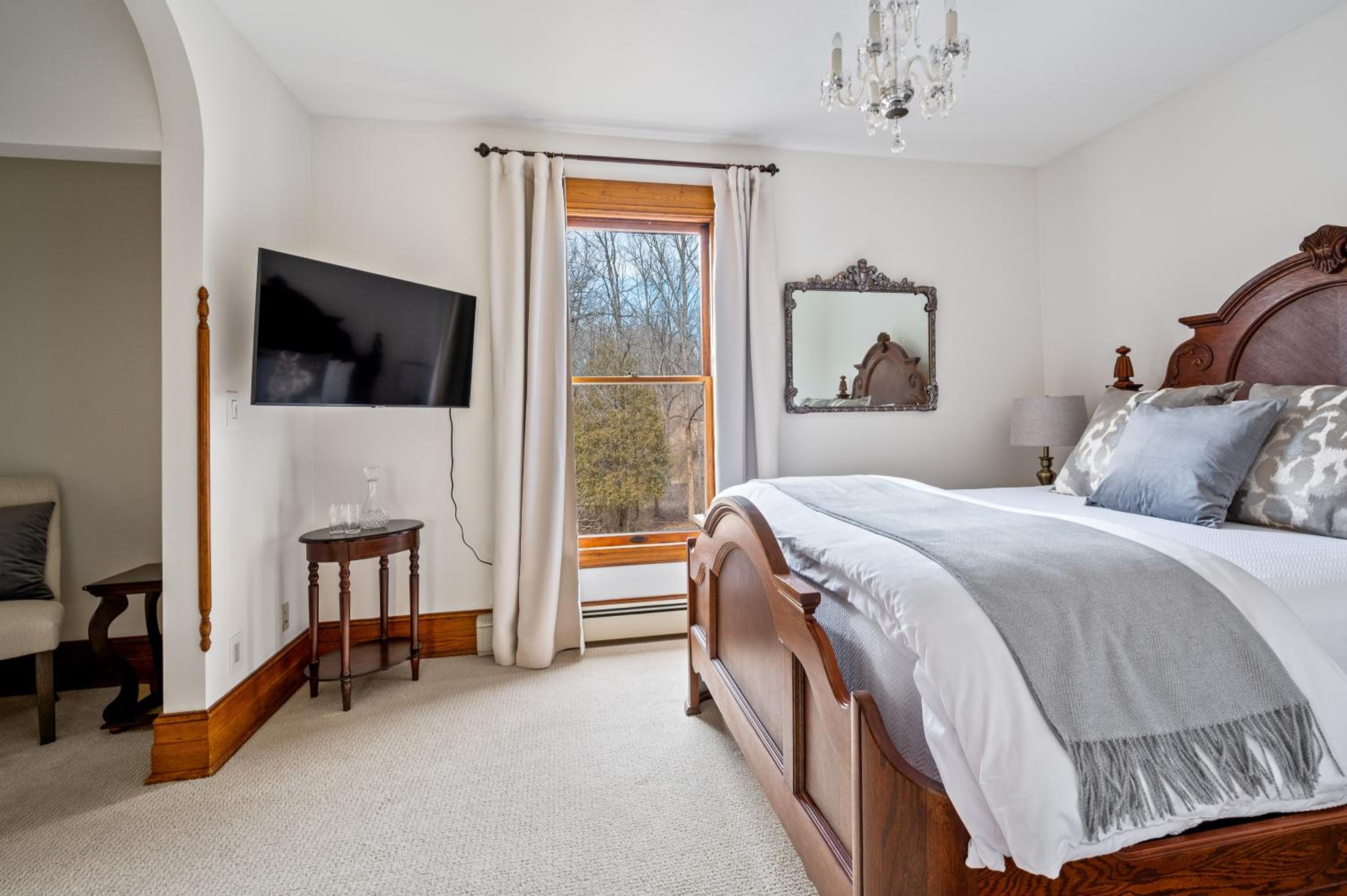 Deluxe Double Room with Bath photo 2