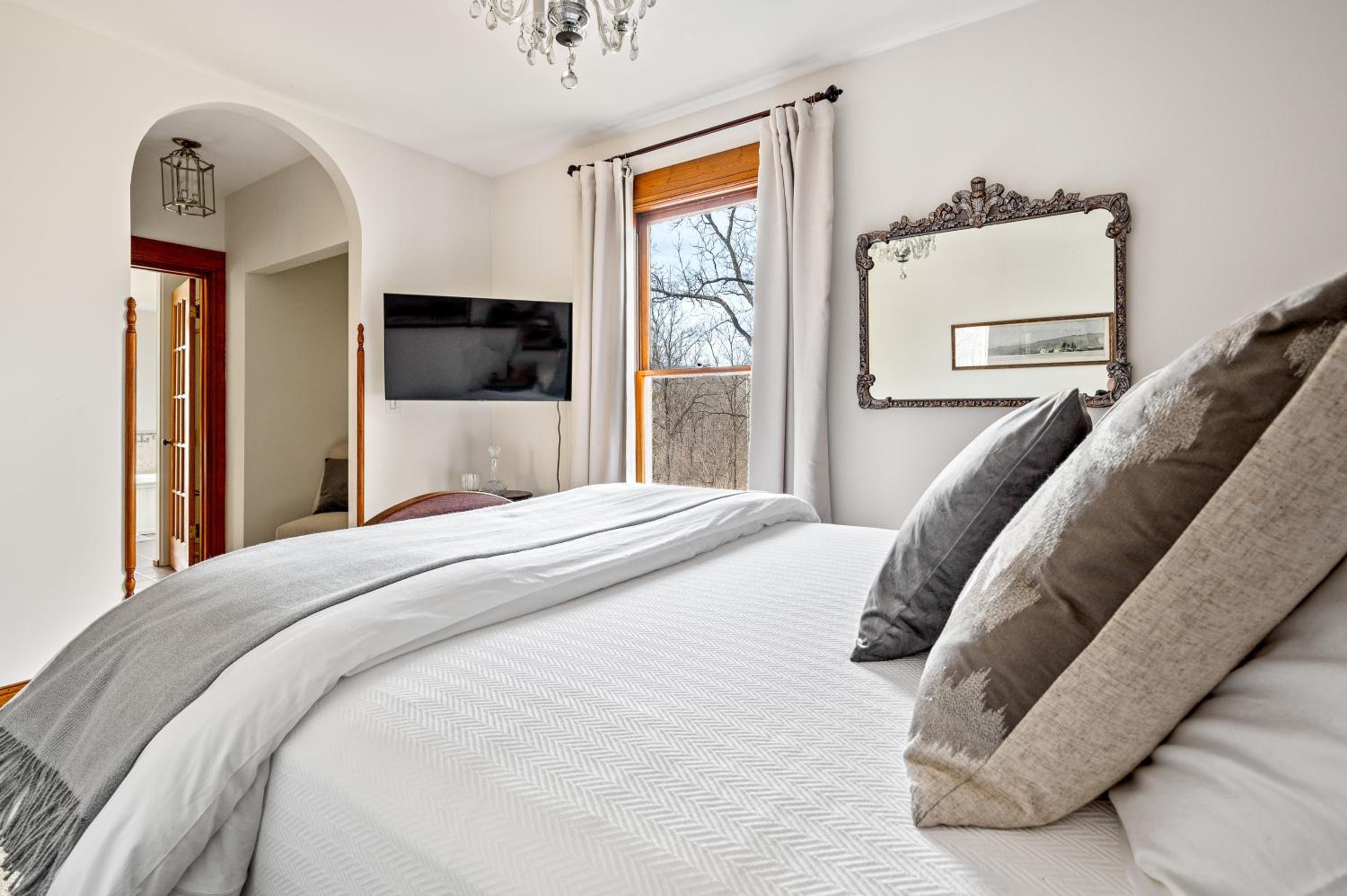 Deluxe Double Room with Bath photo 3