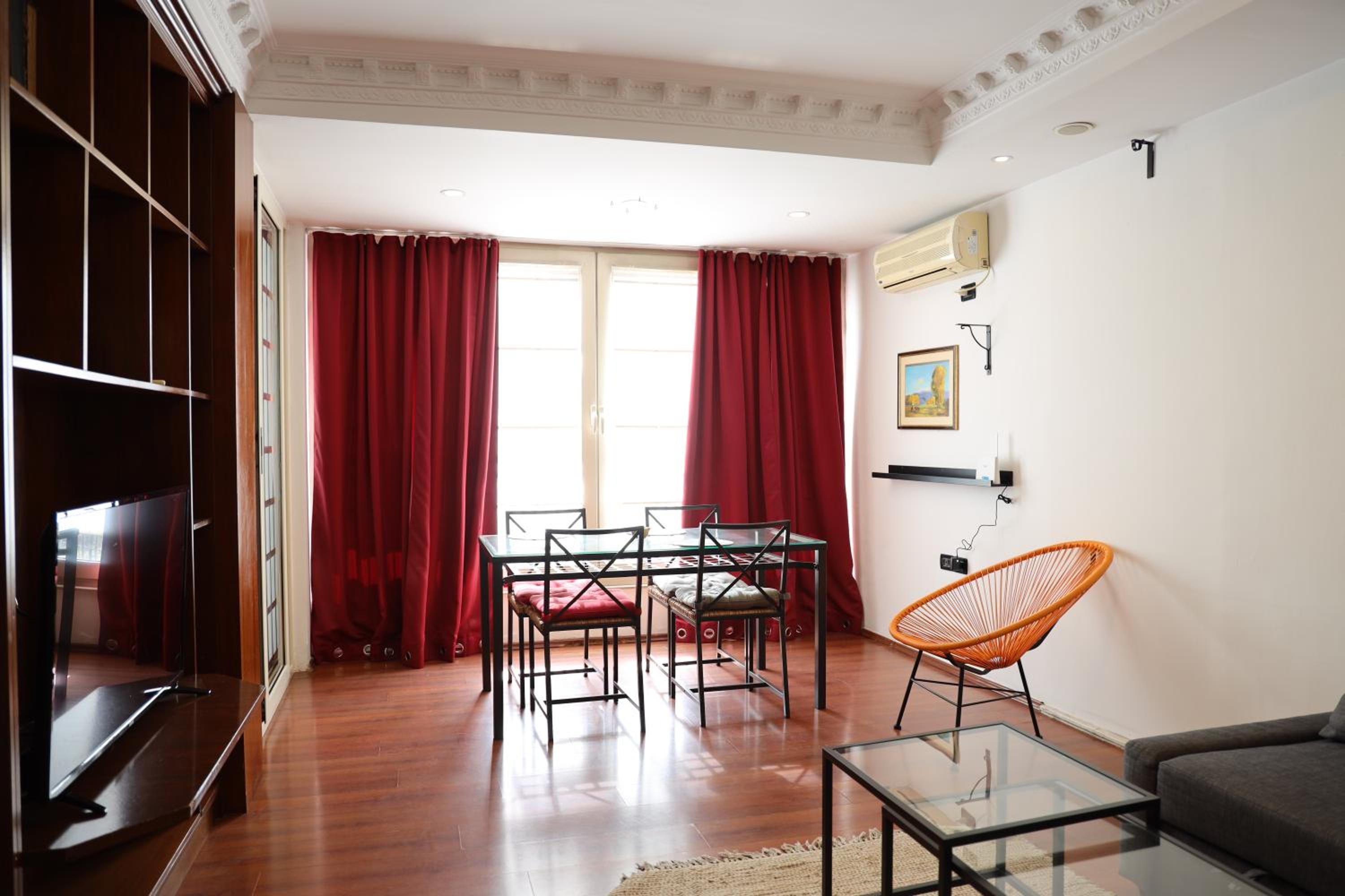 One-Bedroom Apartment