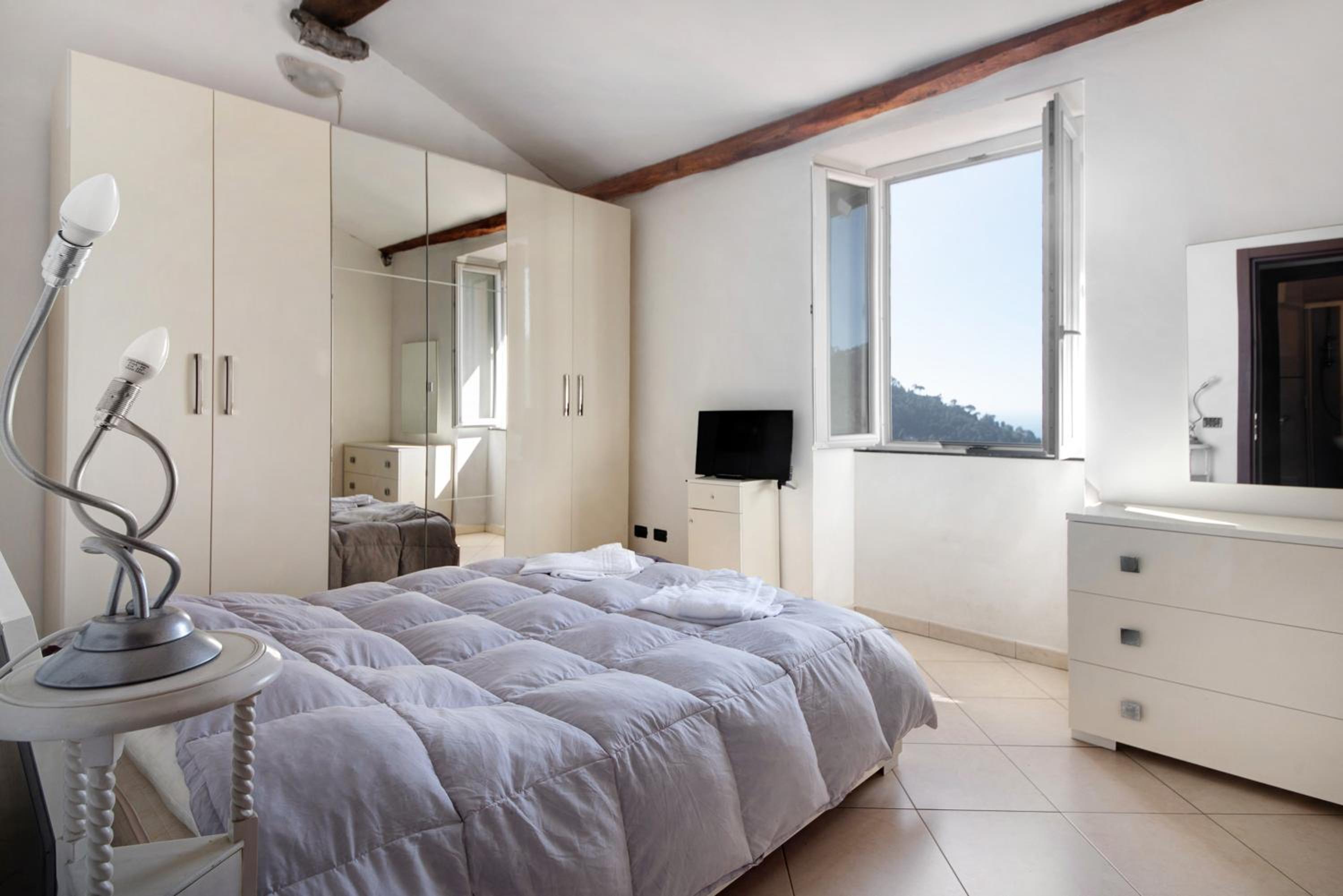 Apartment with Shower