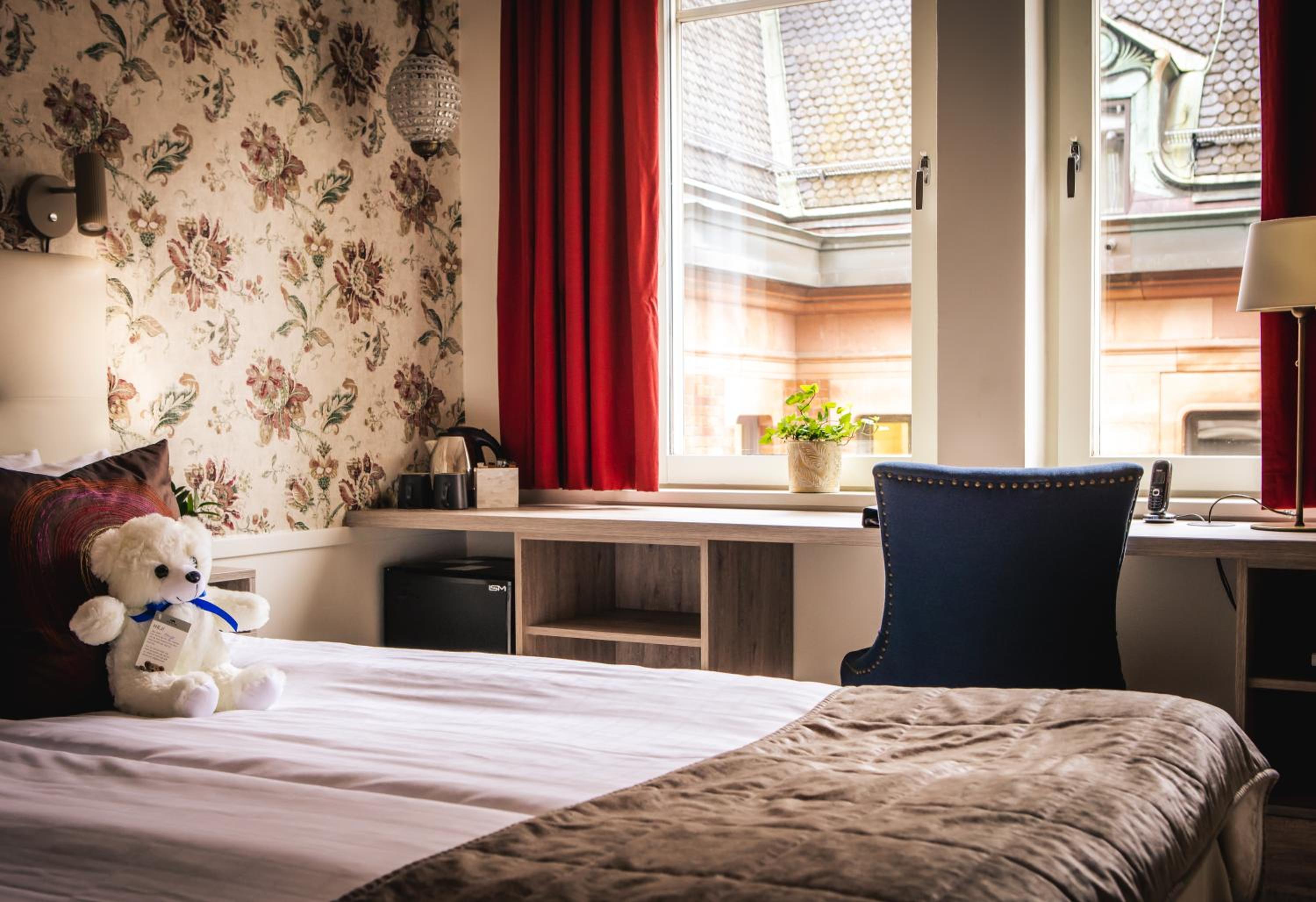 Standard Double Room - Photo 15