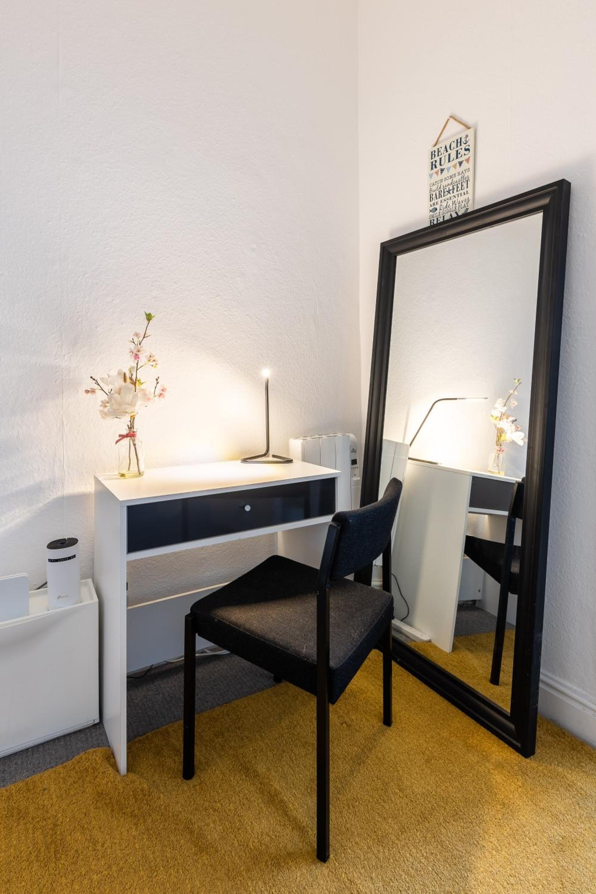 One-Bedroom Apartment photo 3