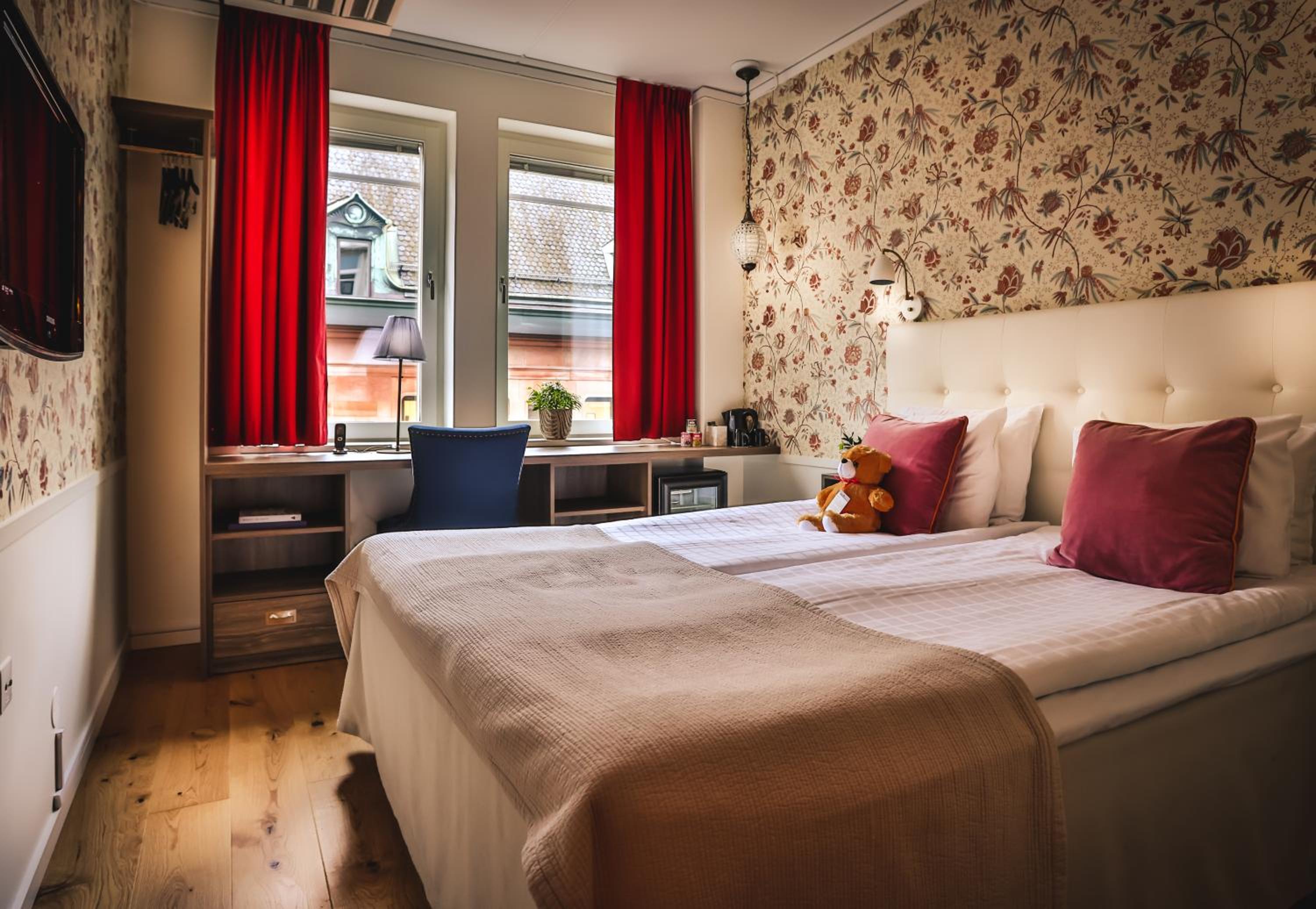 Standard Double Room - Photo 18