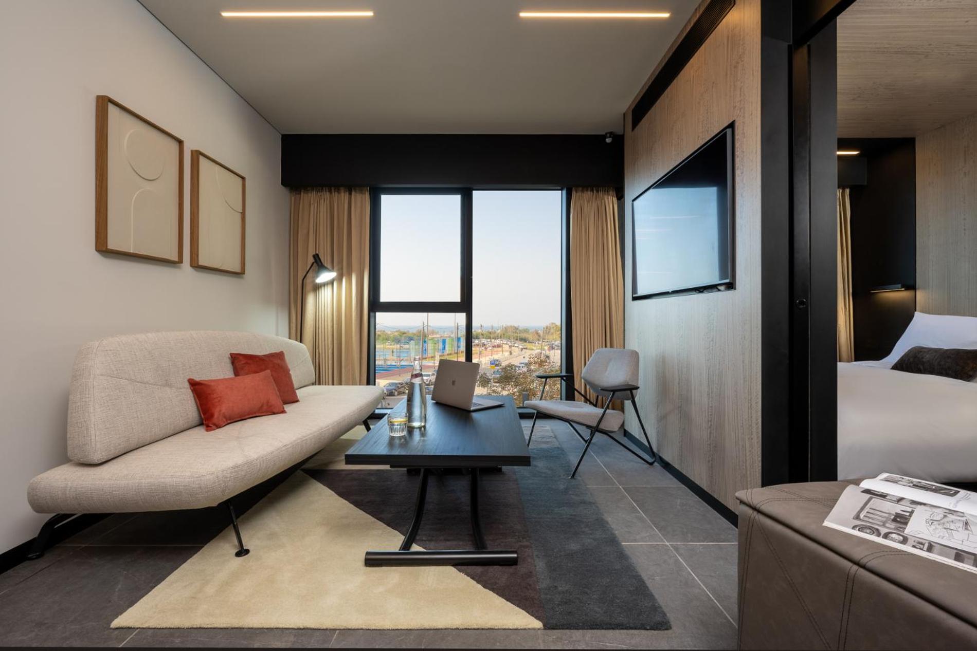 One Bedroom Suite With Sofabed And Terrace