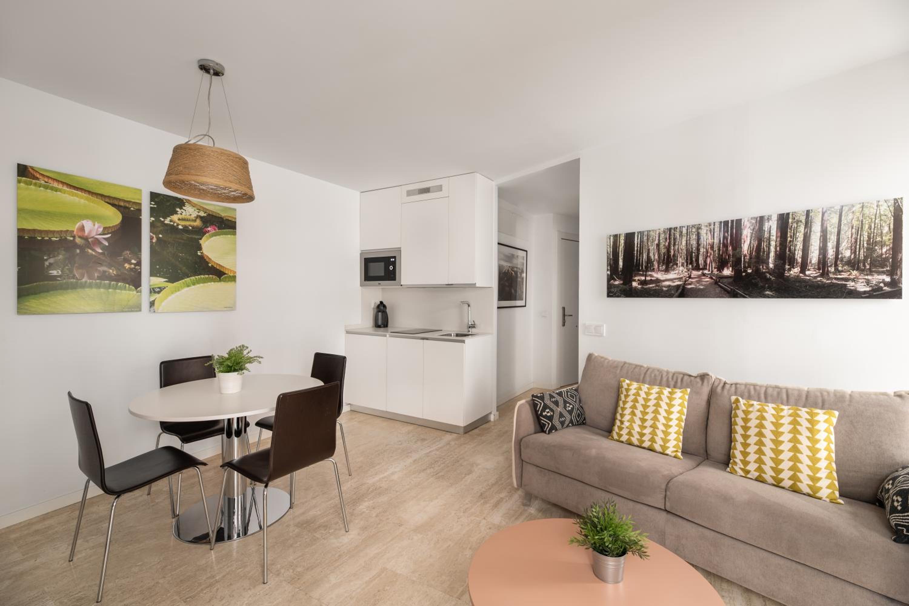 One-Bedroom Apartment - Photo 7