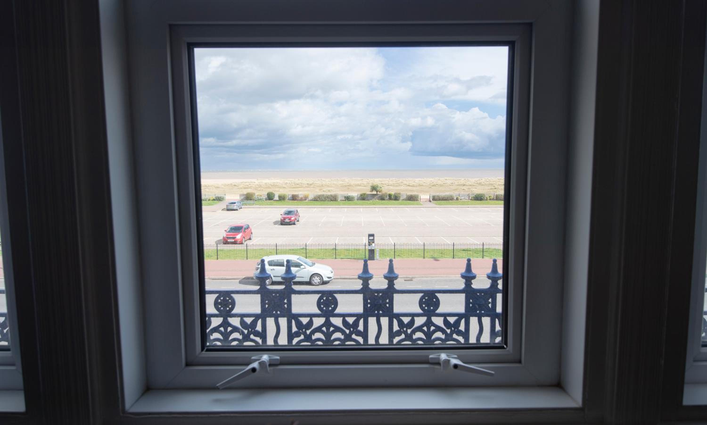 Double Room with Sea View - Photo 2
