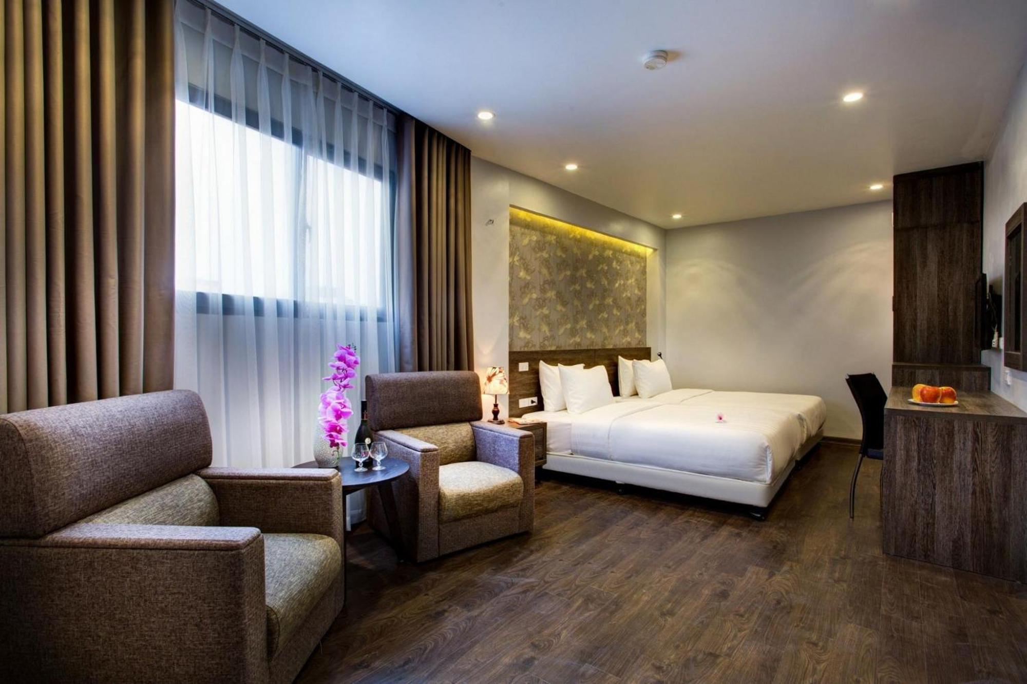 Deluxe Double or Twin Room with City View