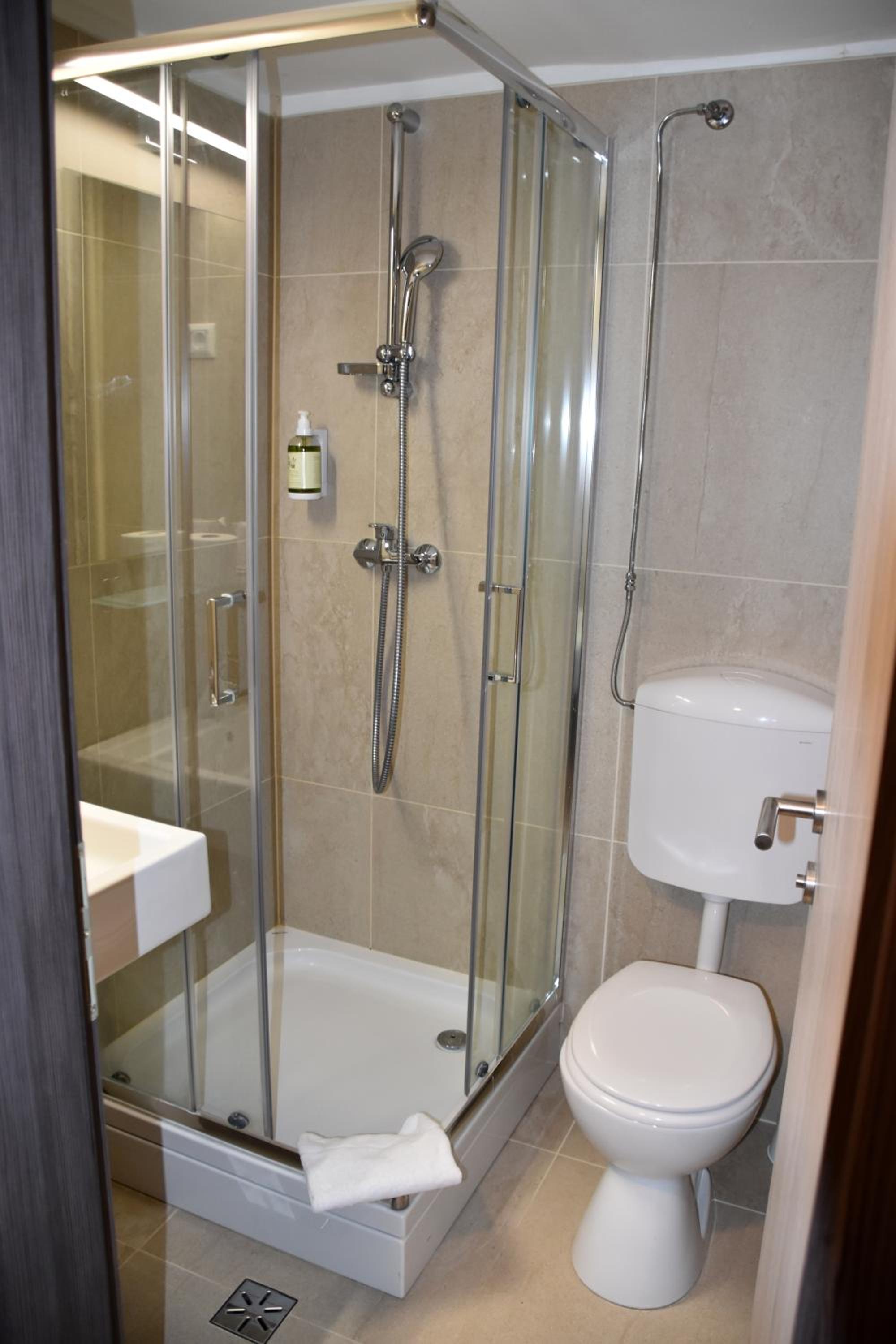 Small Twin Room photo 1