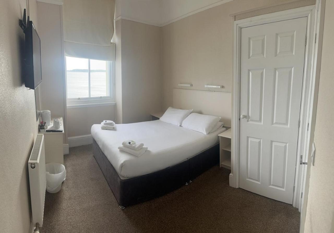 Double Room with Sea View - Photo 7
