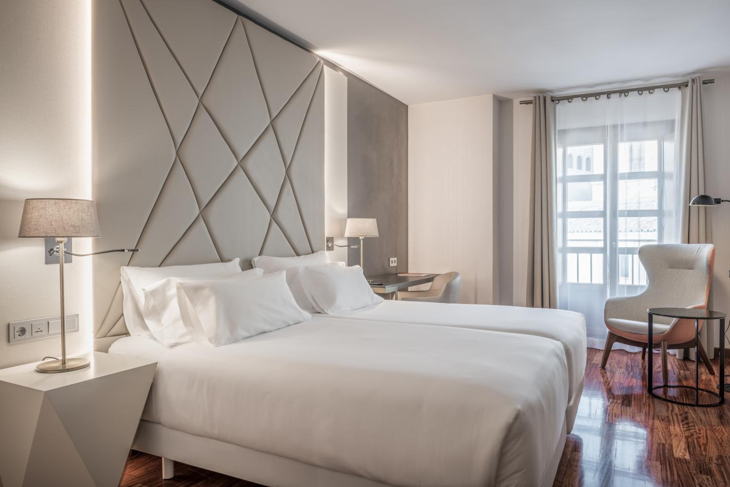 Superior Room with View - Photo 1