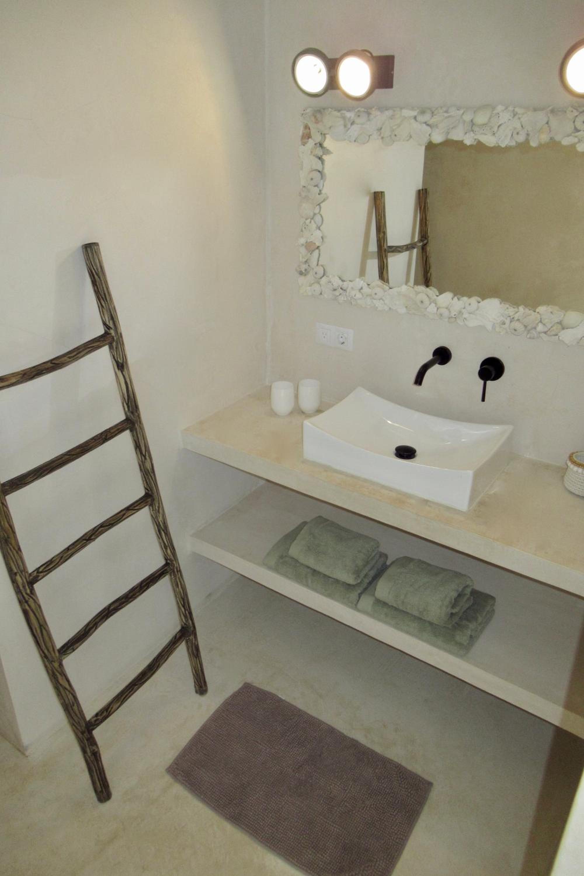 Three-Bedroom Villa photo 2