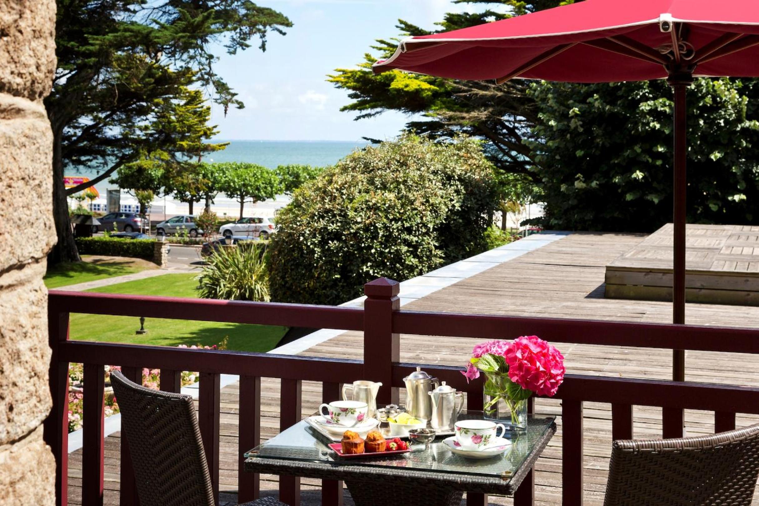 Deluxe Double Room with Sea View - Photo 2
