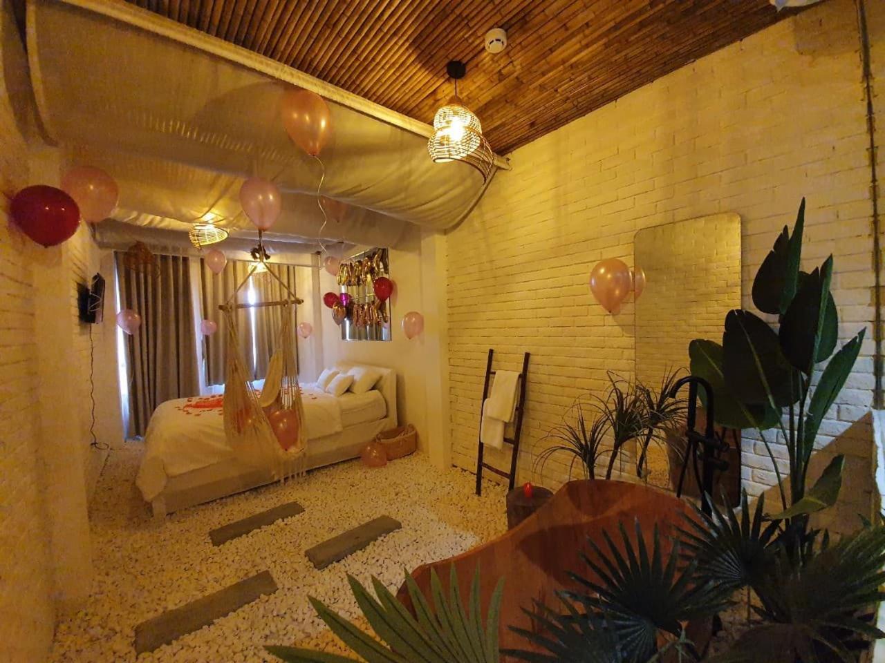 Deluxe Double Room with Balcony photo 3