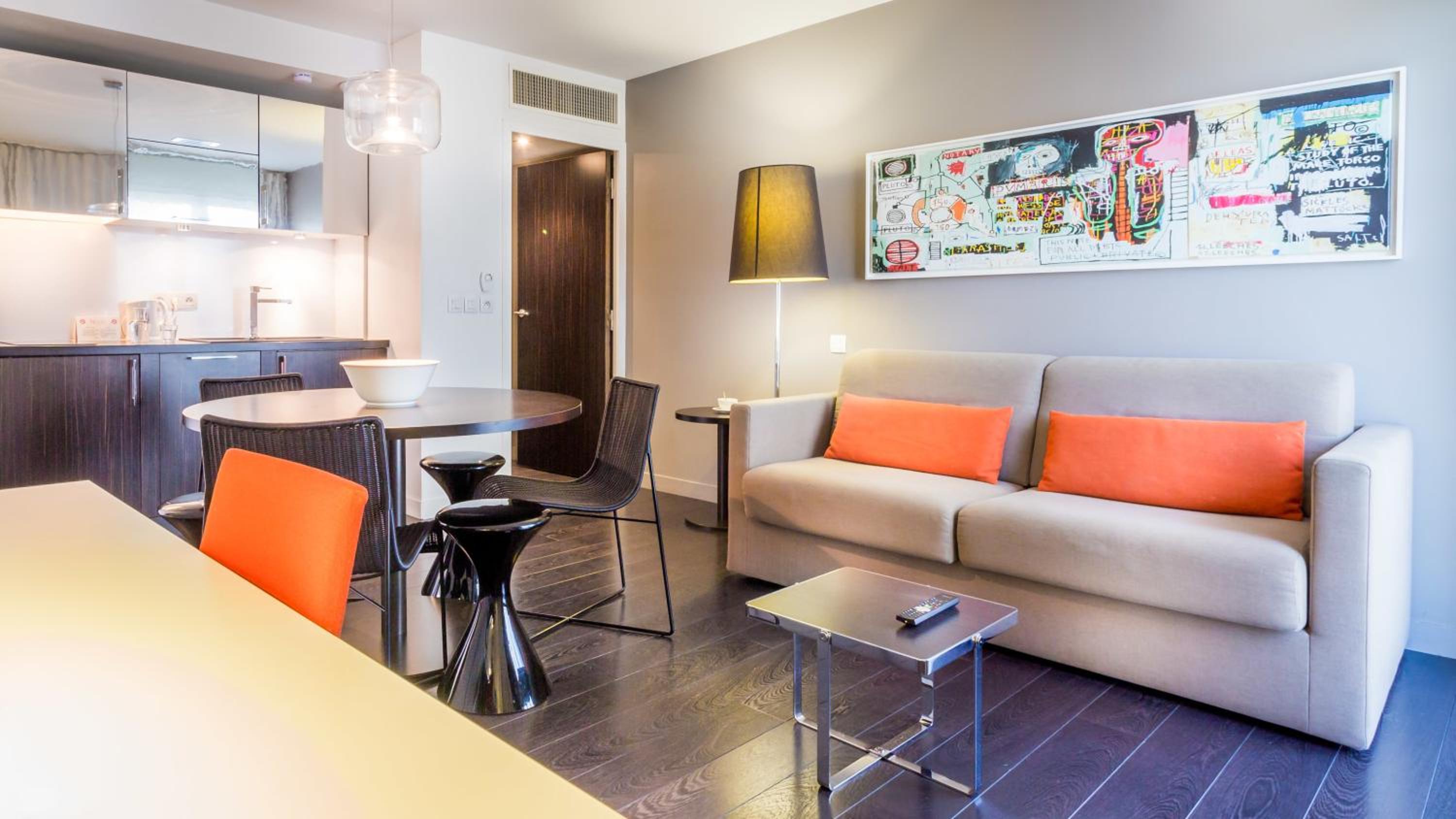 One-Bedroom Apartment - Photo 6