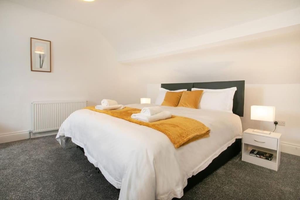 Three-Bedroom House photo 1