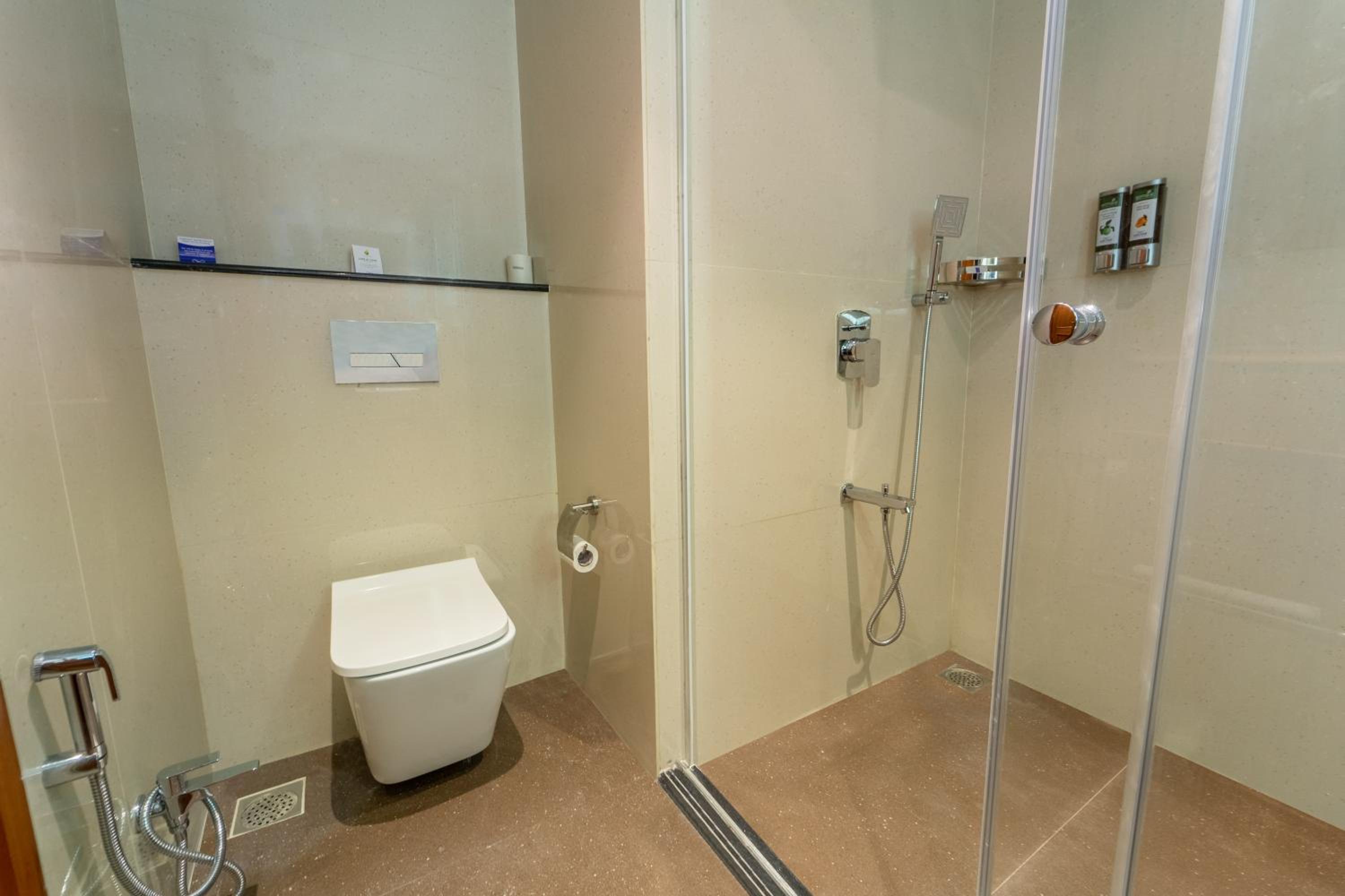 Executive King Room: Avail 20% discount on FNB - Photo 3