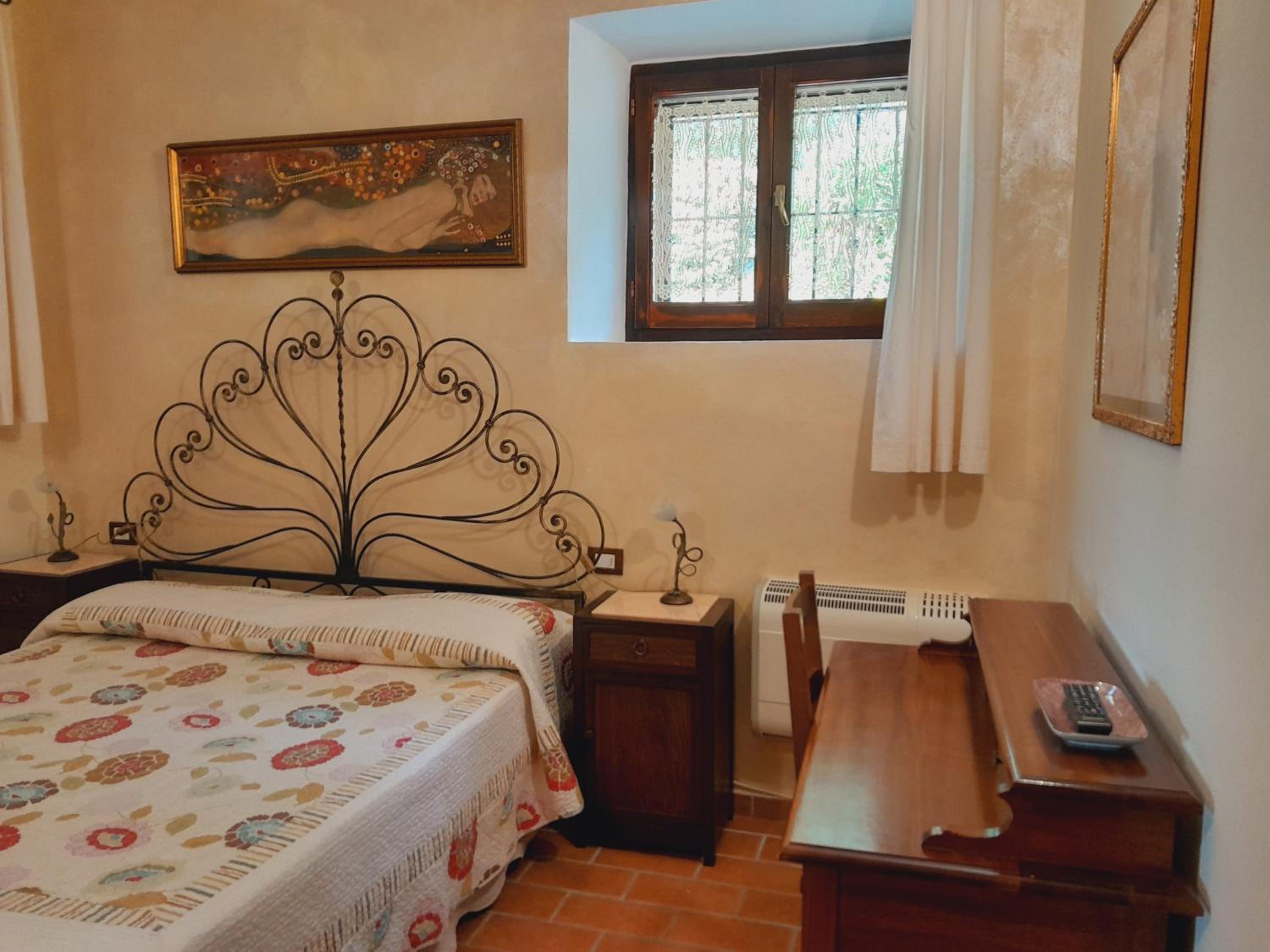 Double Room with Private Bathroom - Photo 1