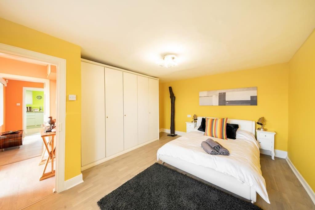 One-Bedroom House photo 1