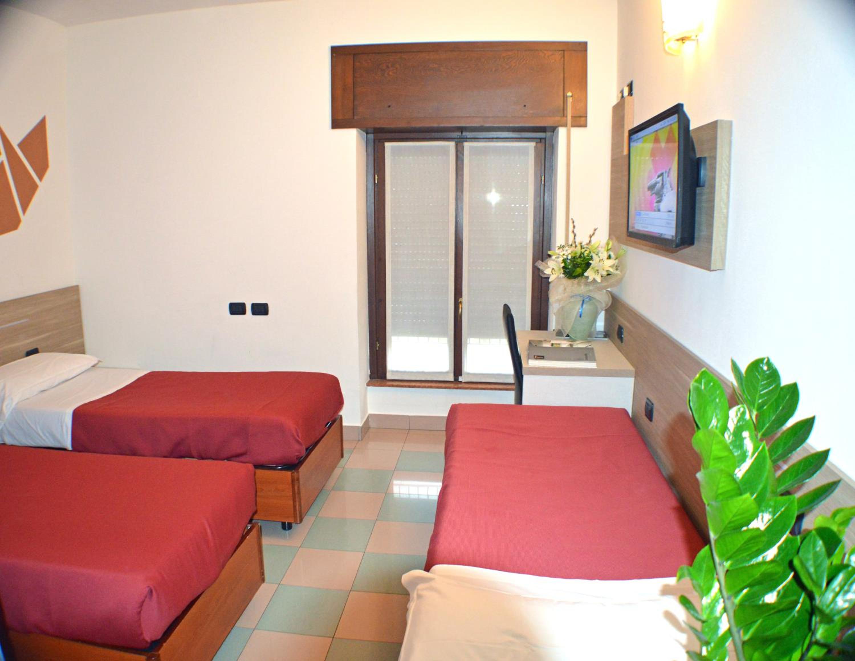 Triple Room - Photo 1