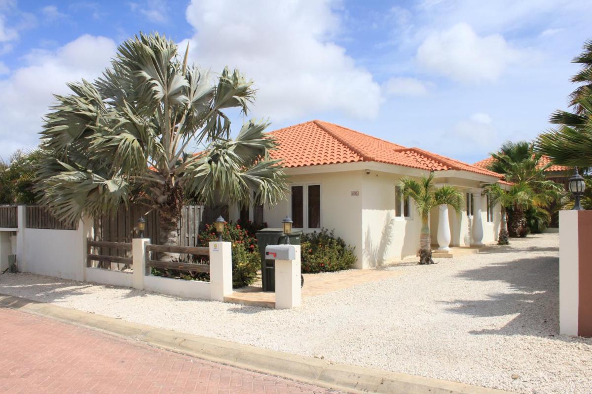 Three-Bedroom Villa photo 3
