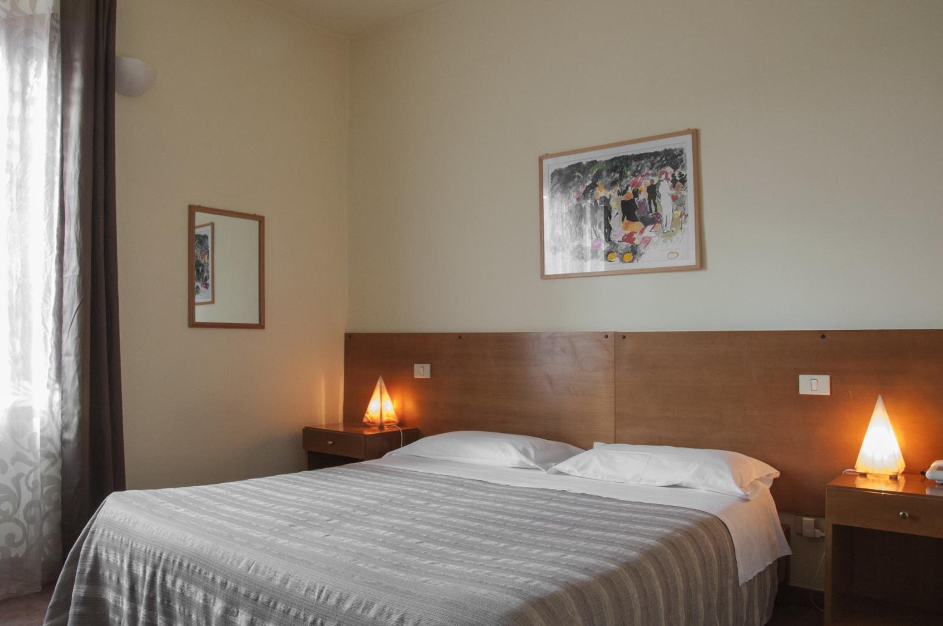 Double or Twin Room - Photo 17