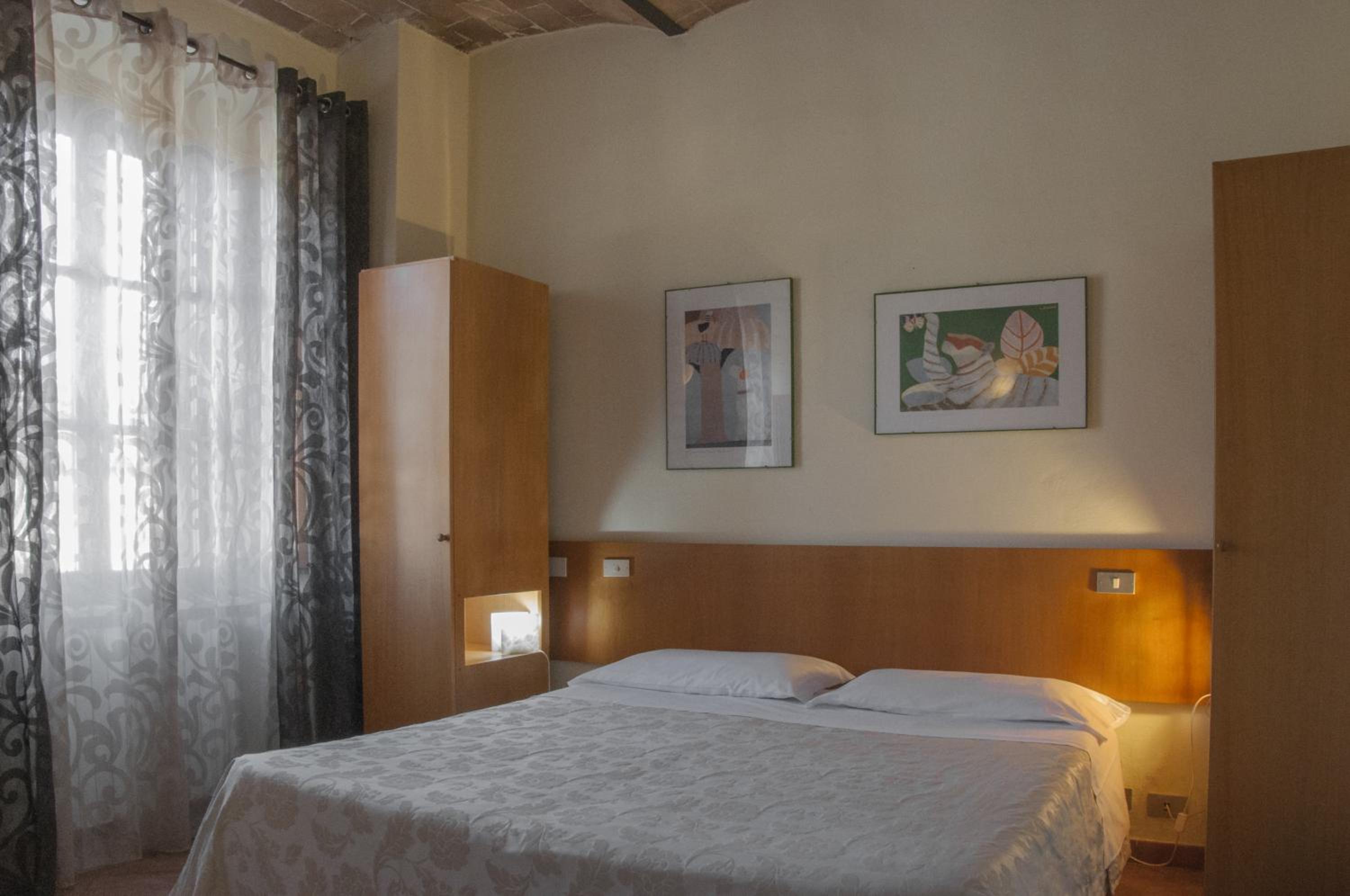 Double or Twin Room - Photo 11