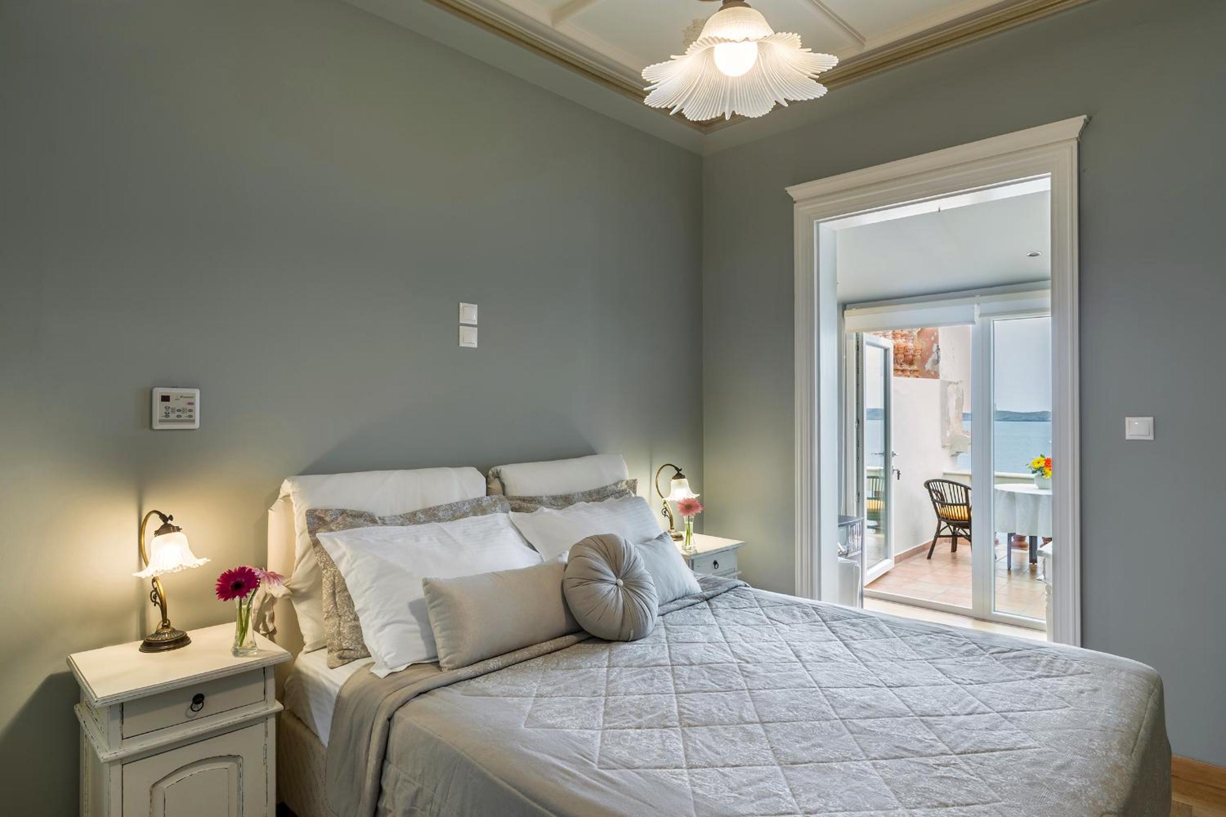 Premium Room with Sea View (Main Building) - Photo 3