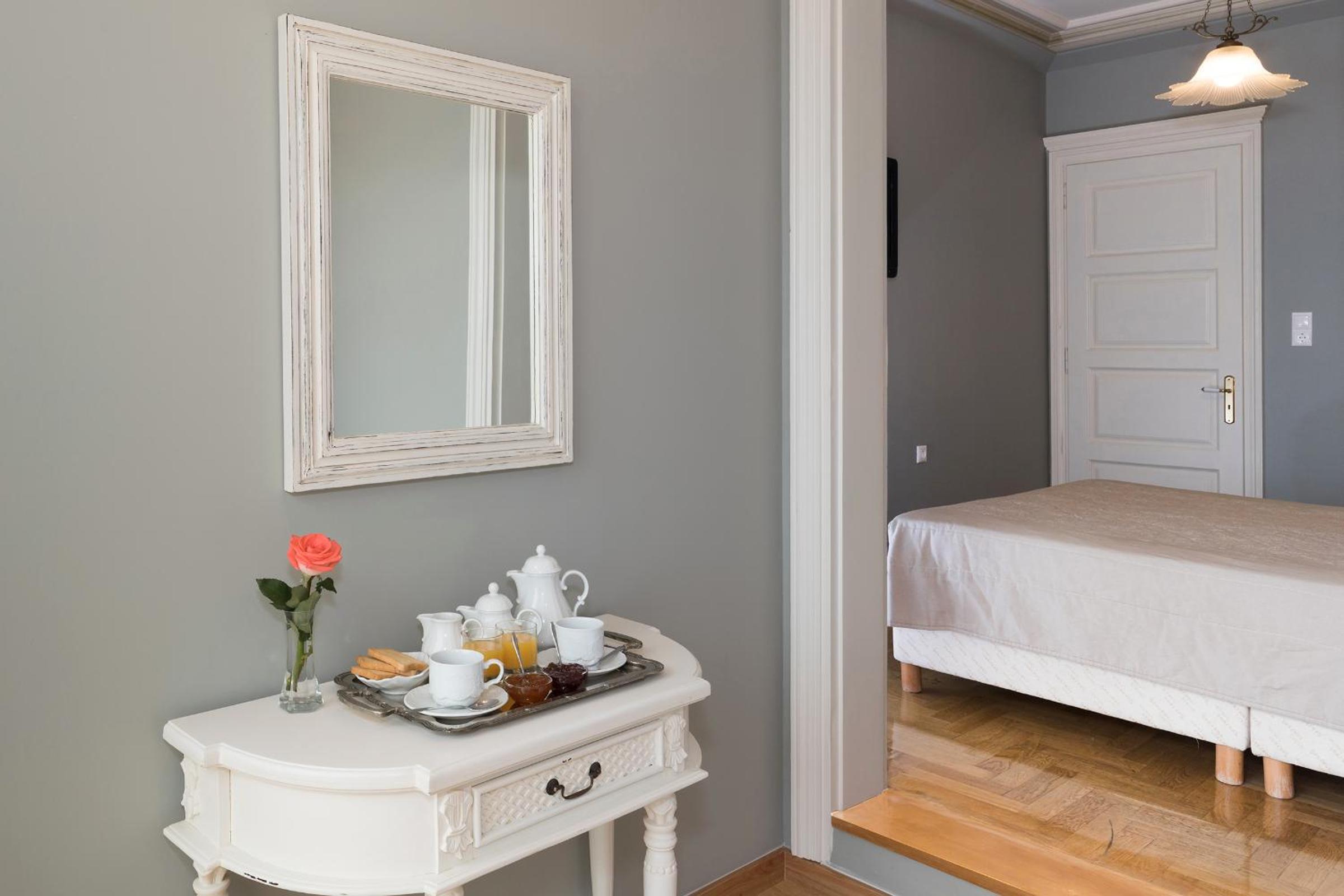 Premium Room with Sea View (Main Building) - Photo 4