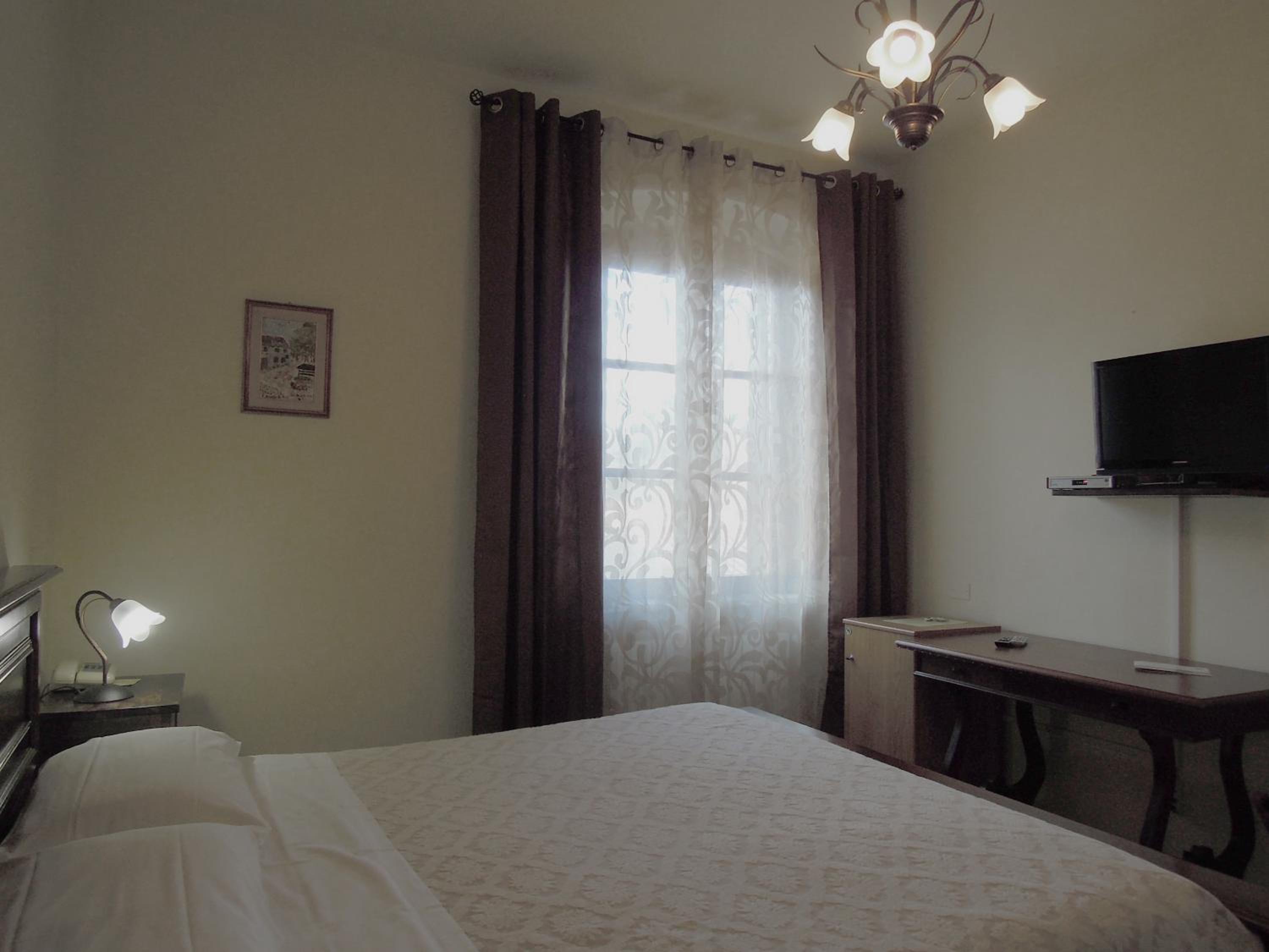 Suite - Photo 3