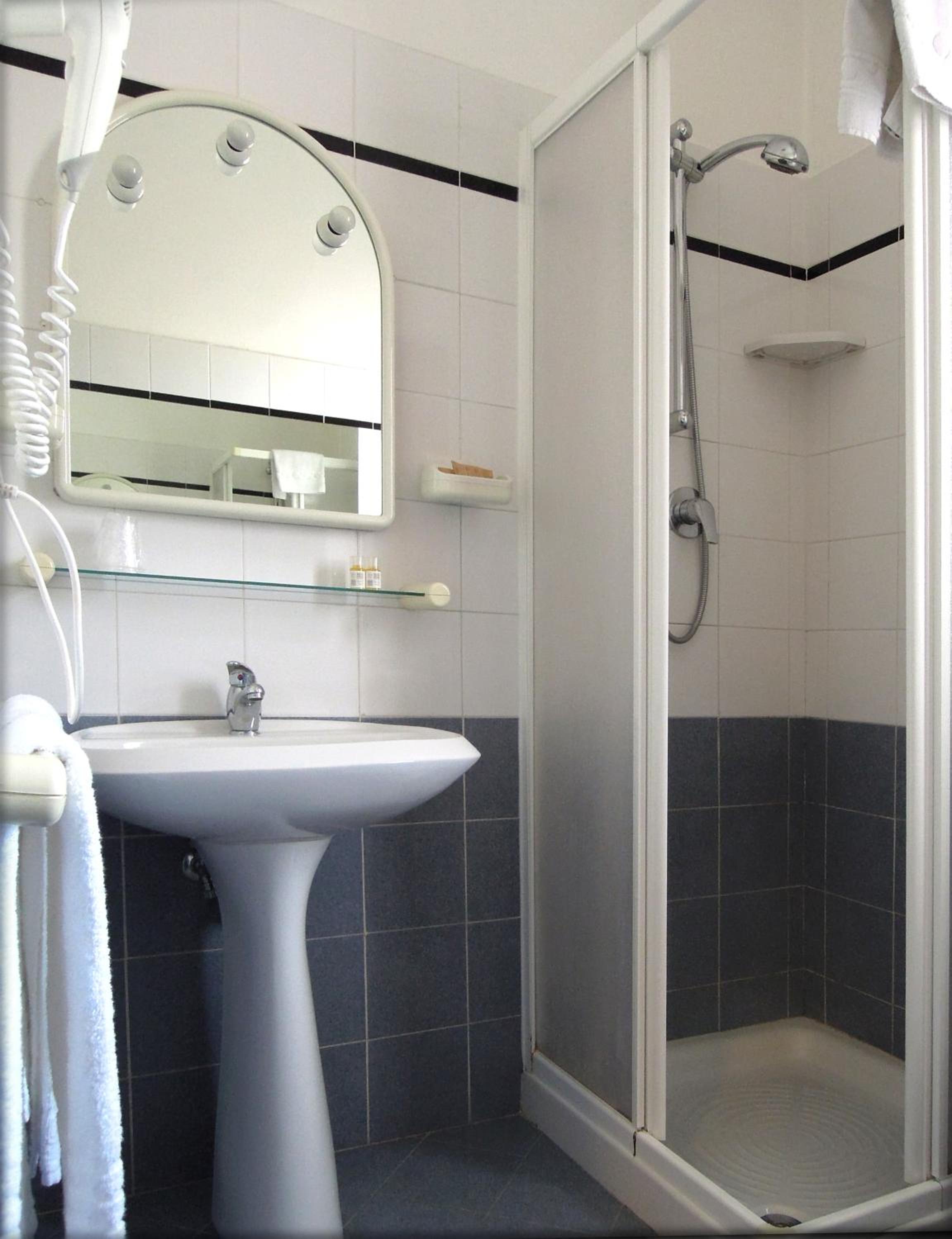 Suite - Photo 2