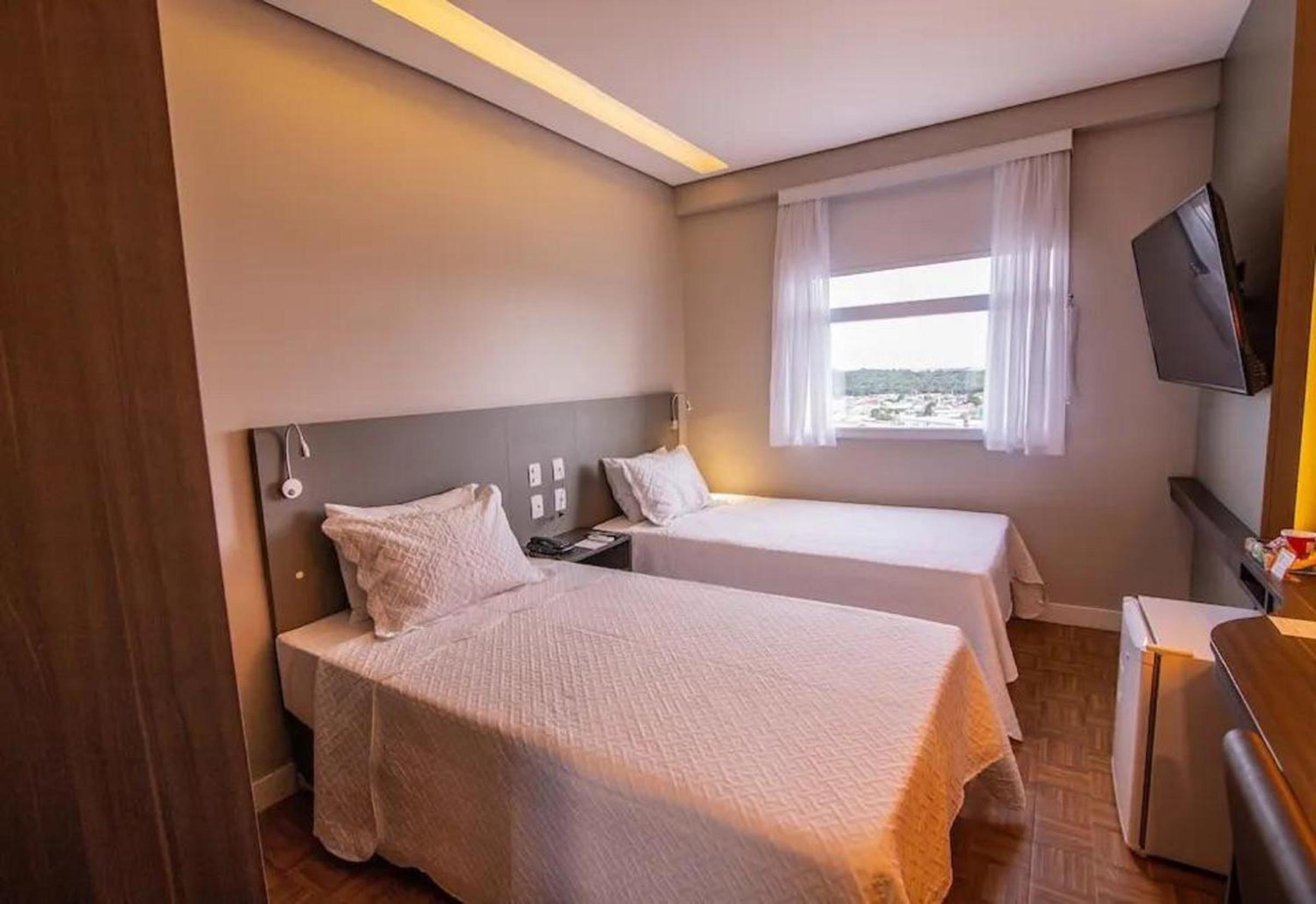 2 Twin Beds, Luxury Suite, Non-Smoking - Photo 2