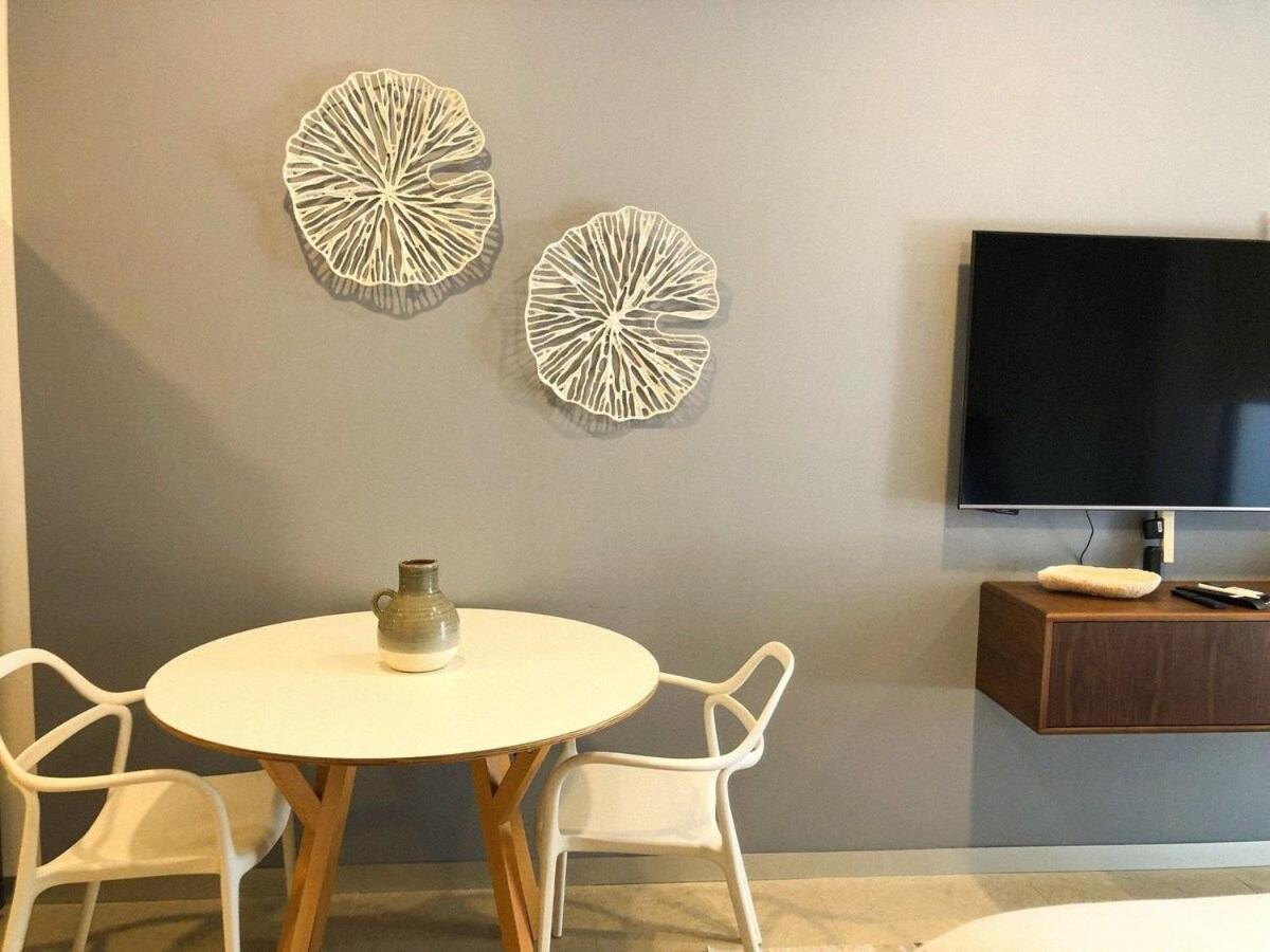 One-Bedroom Apartment - Photo 8
