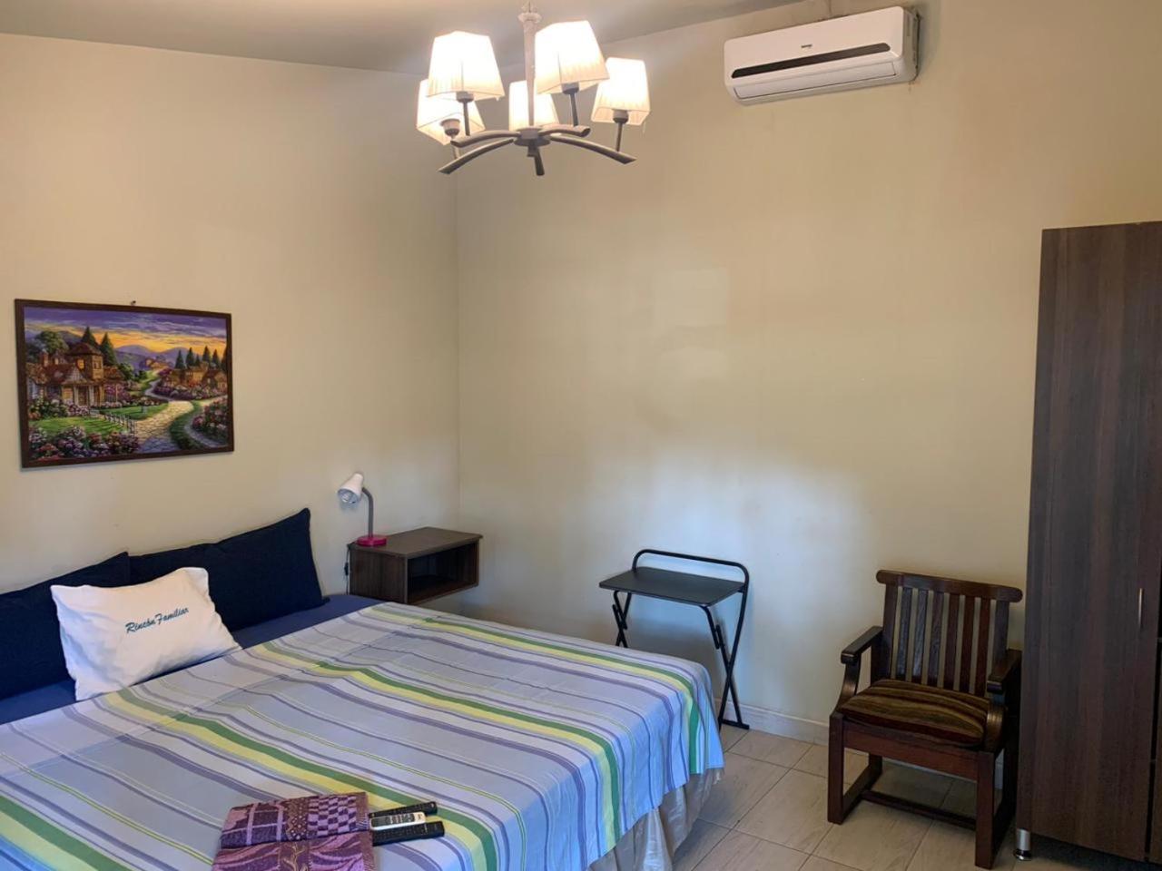 Deluxe Family Room photo 3