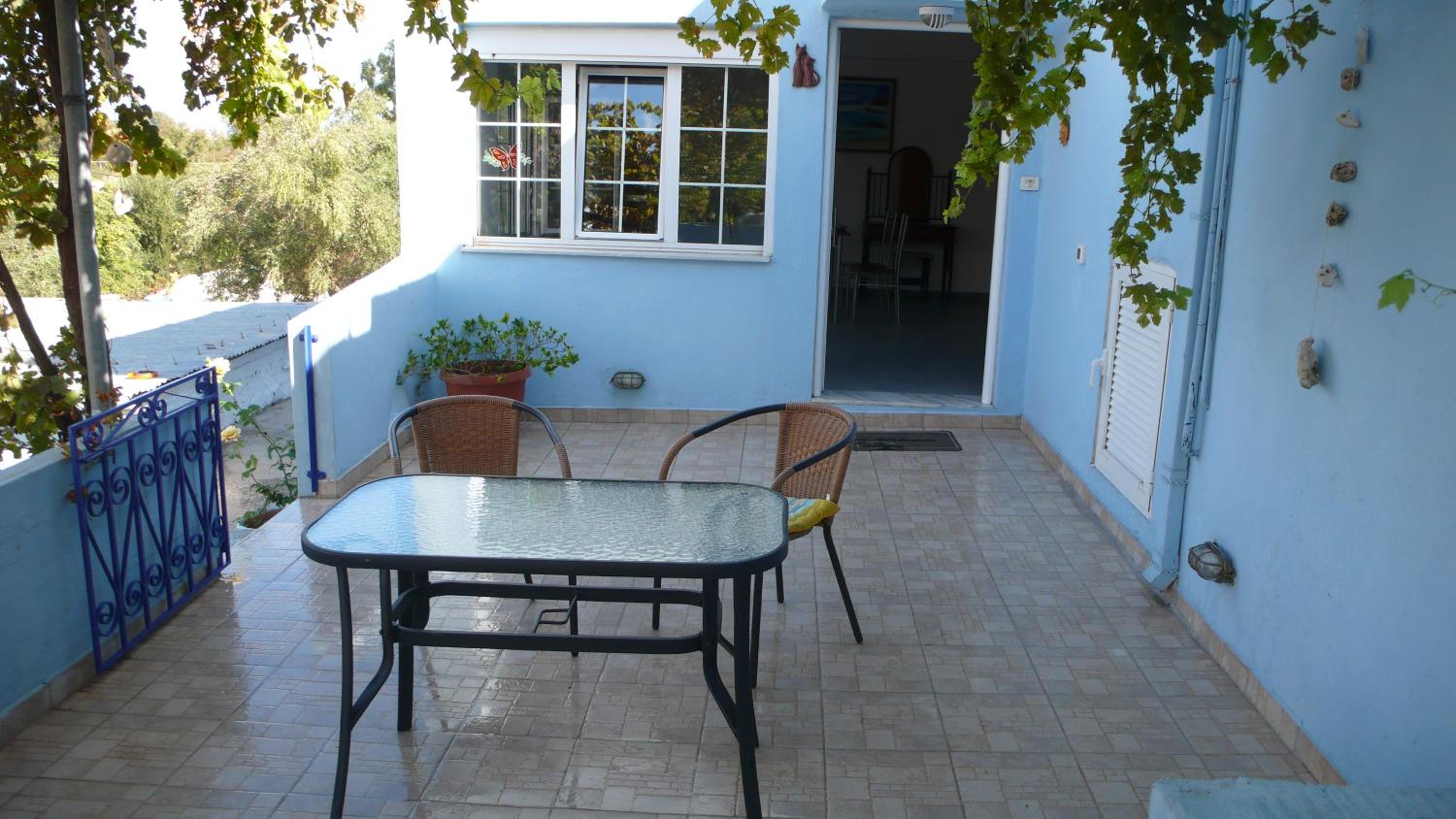 One-Bedroom Apartment - Photo 11
