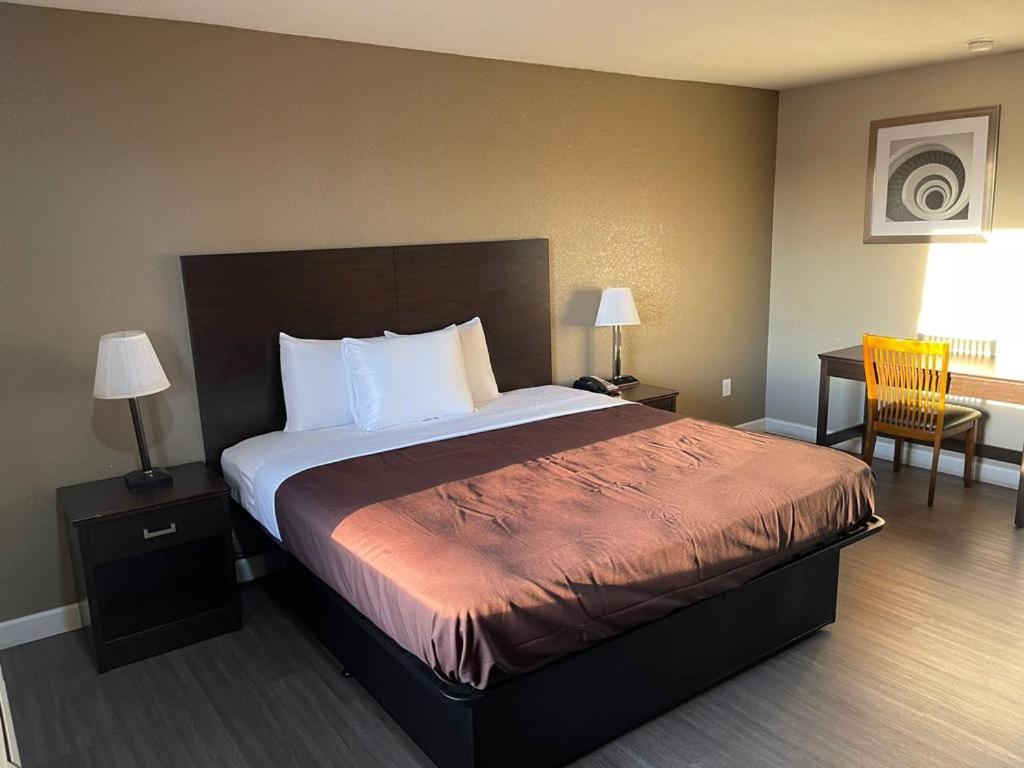 King Room - Accessible/Non Smoking