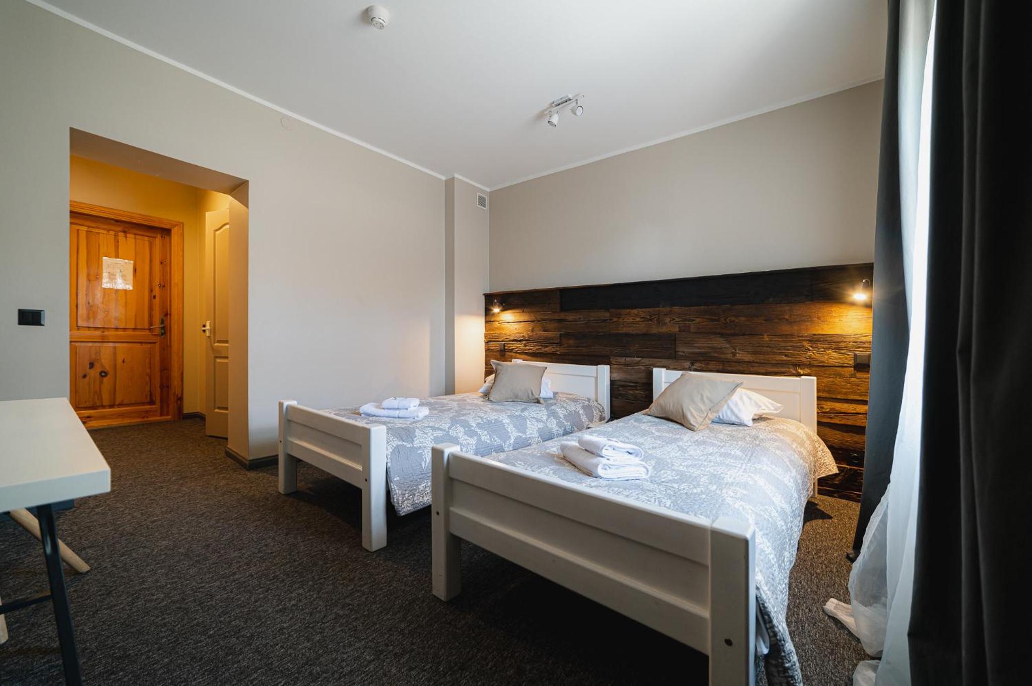 Standard Twin Room - Photo 5