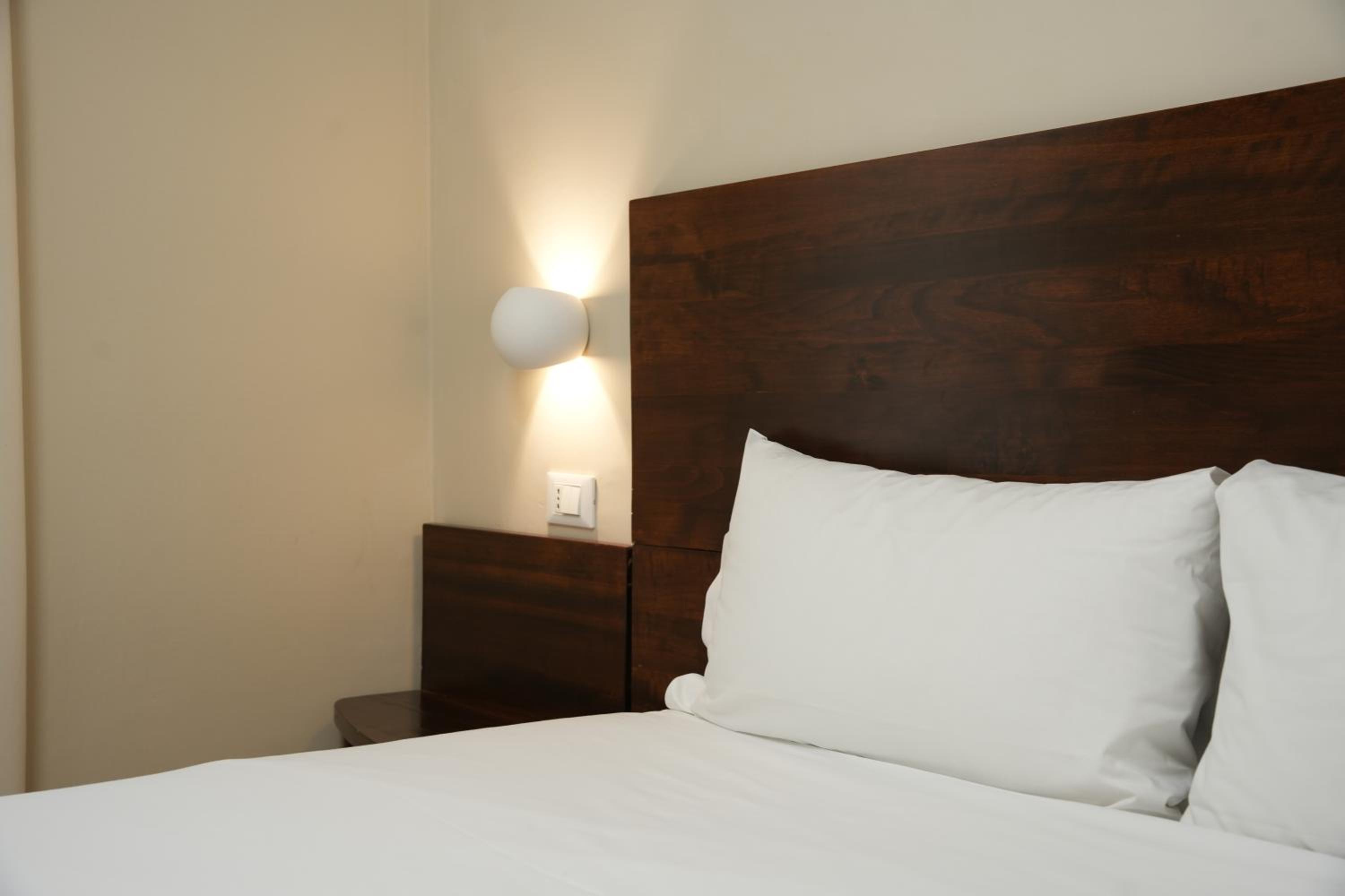Double or Twin Room - Photo 11