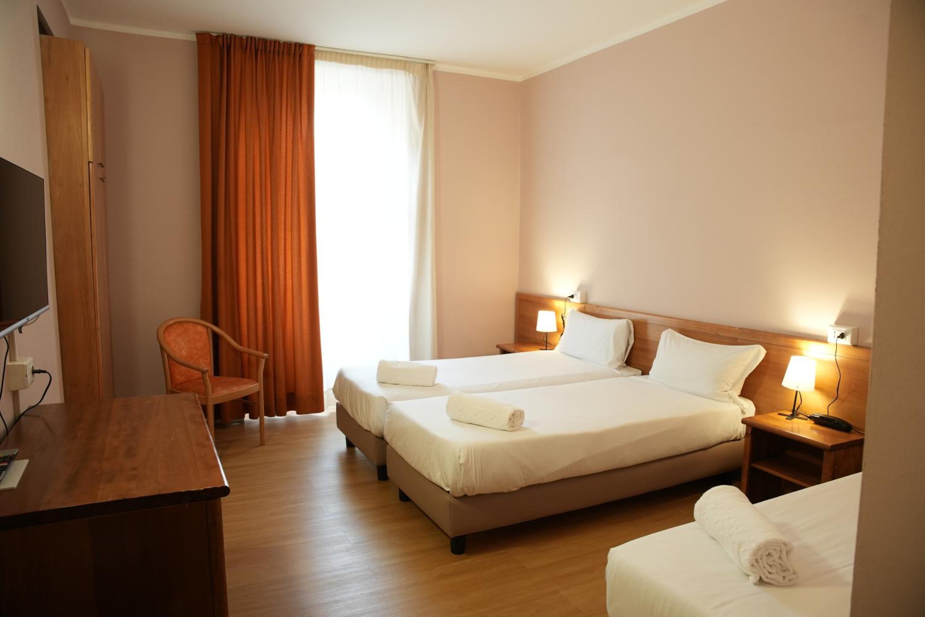 Triple Room - Photo 1
